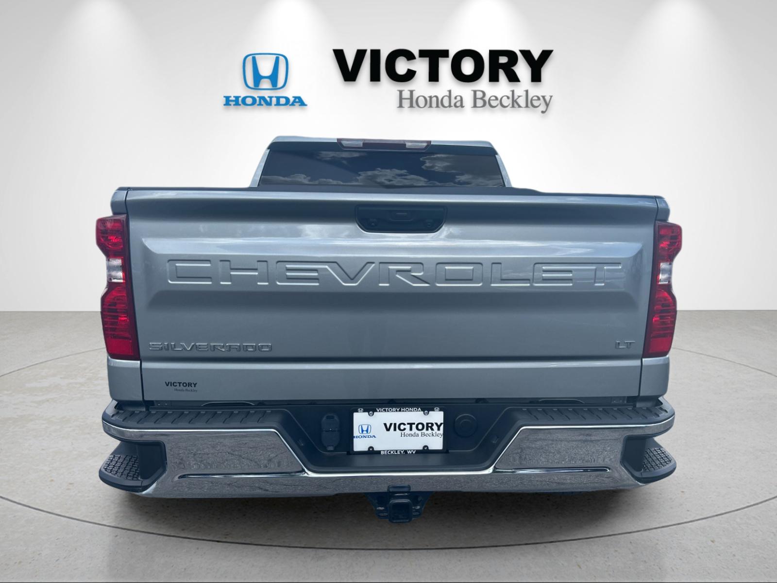 Used 2024 Sterling Gray Metallic Chevrolet LT image 4