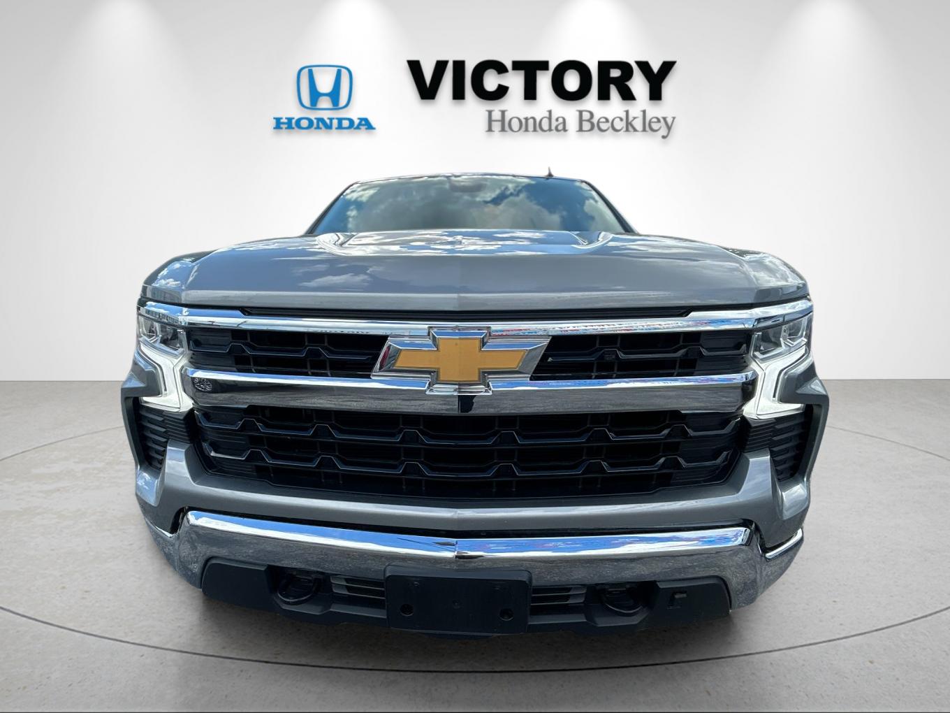 Used 2024 Sterling Gray Metallic Chevrolet LT image 8