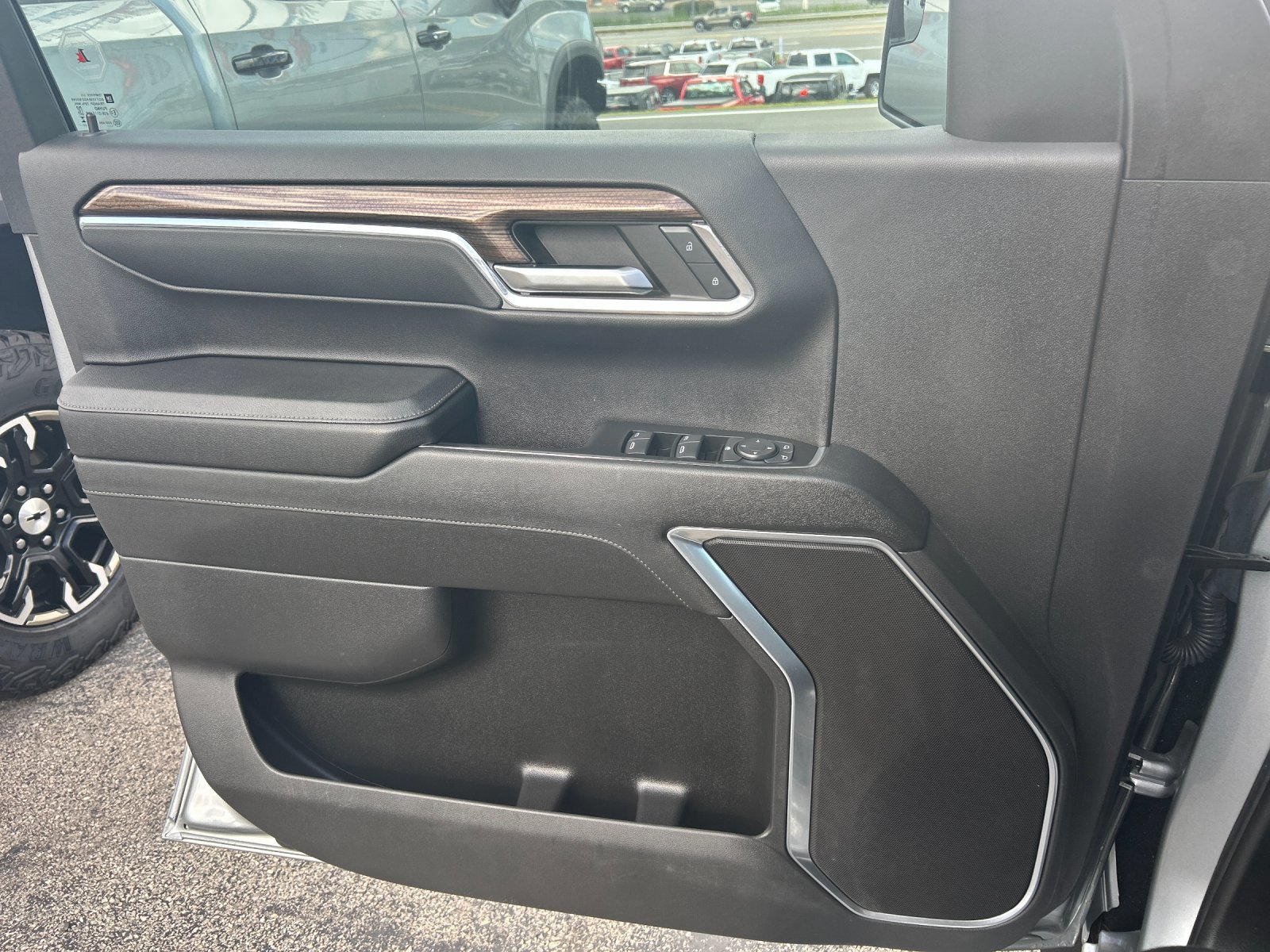 Used 2024 Sterling Gray Metallic Chevrolet LT image 12