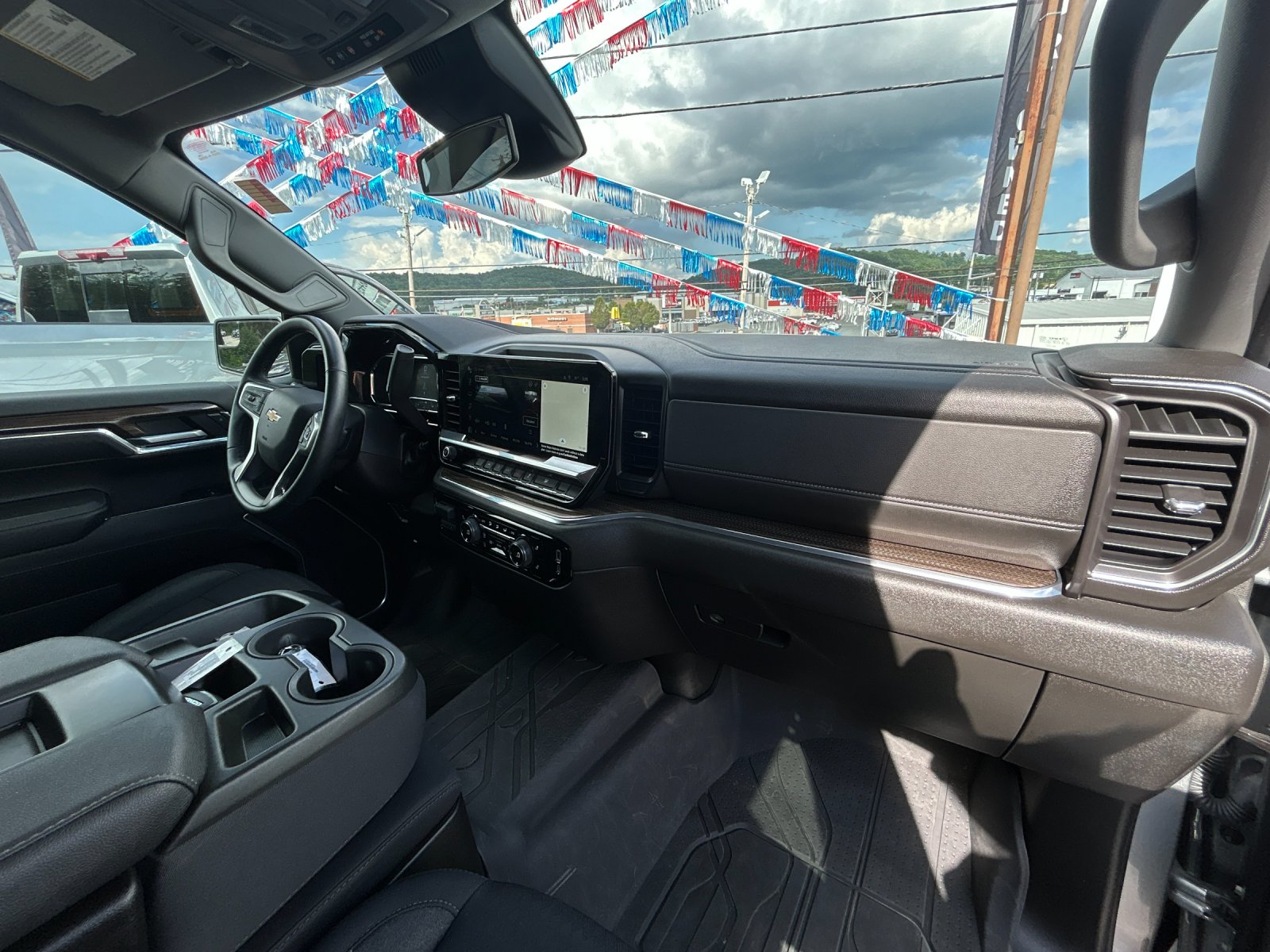 Used 2024 Sterling Gray Metallic Chevrolet LT image 18