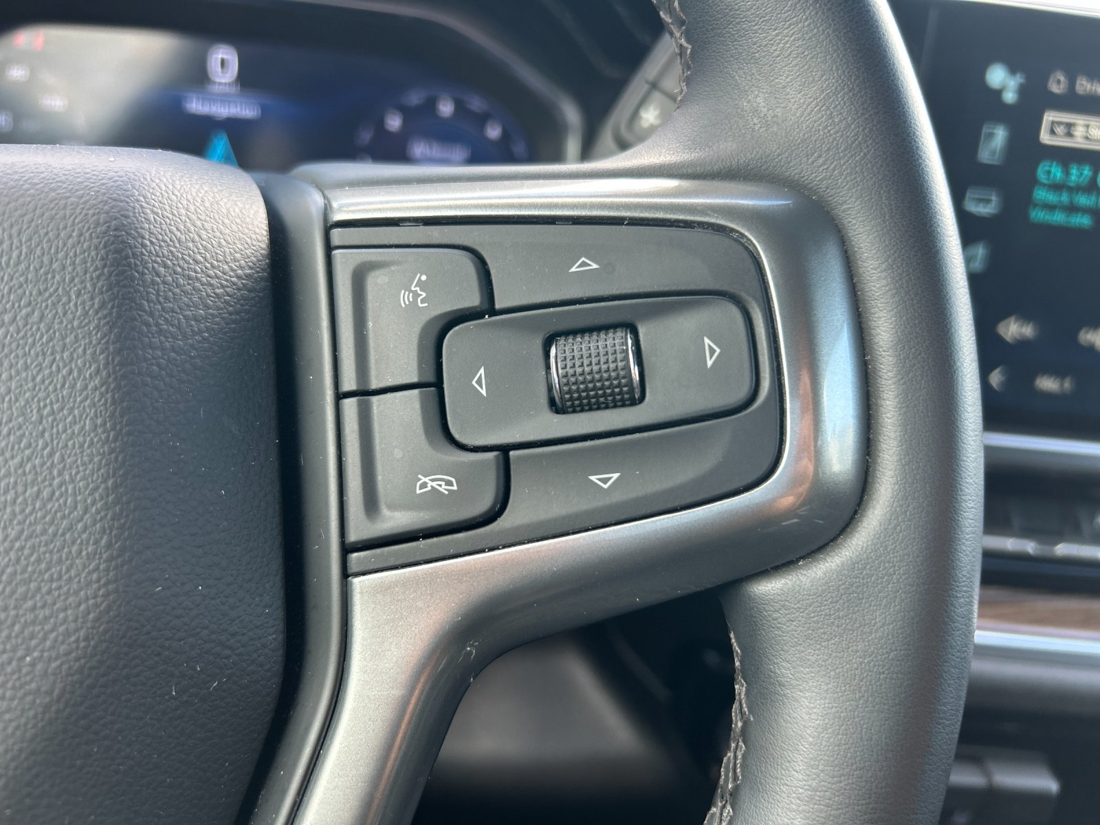 Used 2024 Sterling Gray Metallic Chevrolet LT image 30