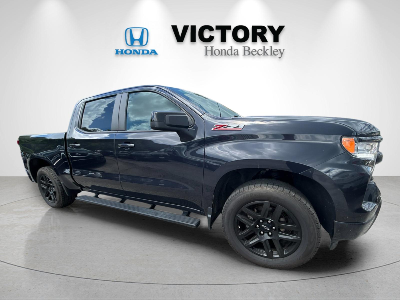 Used 2022  Chevrolet RST image 7