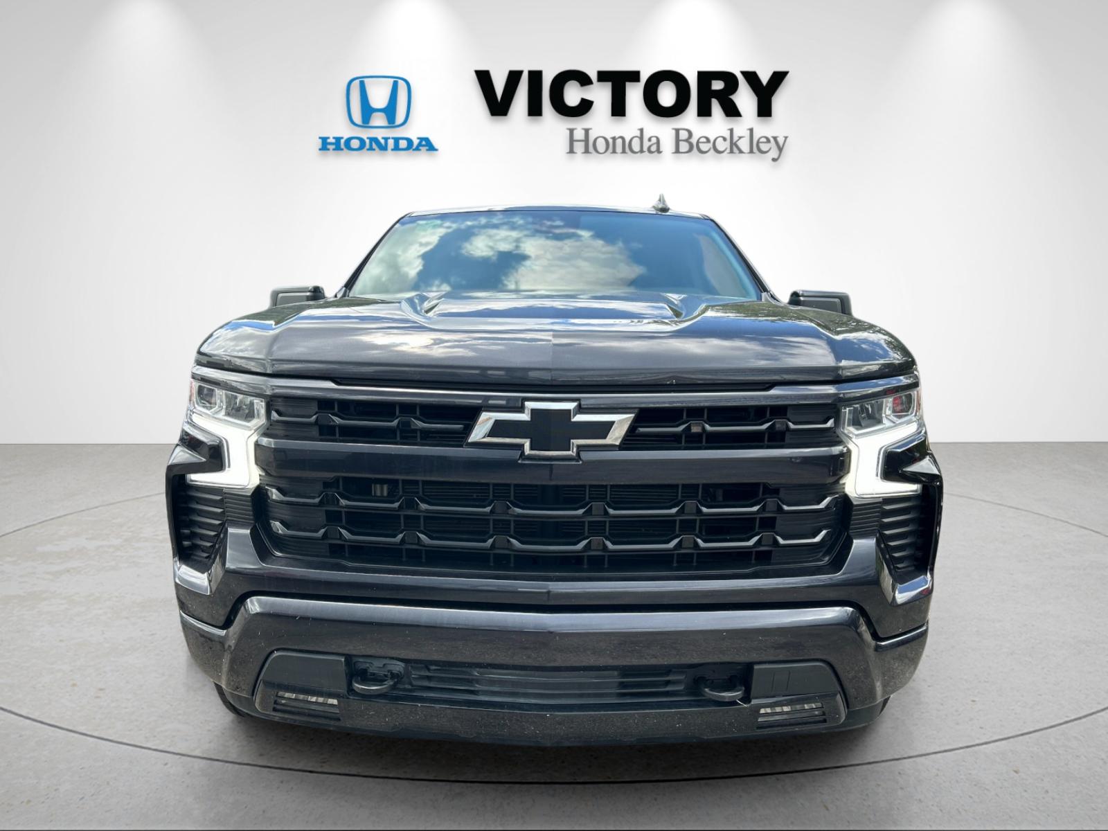 Used 2022  Chevrolet RST image 8