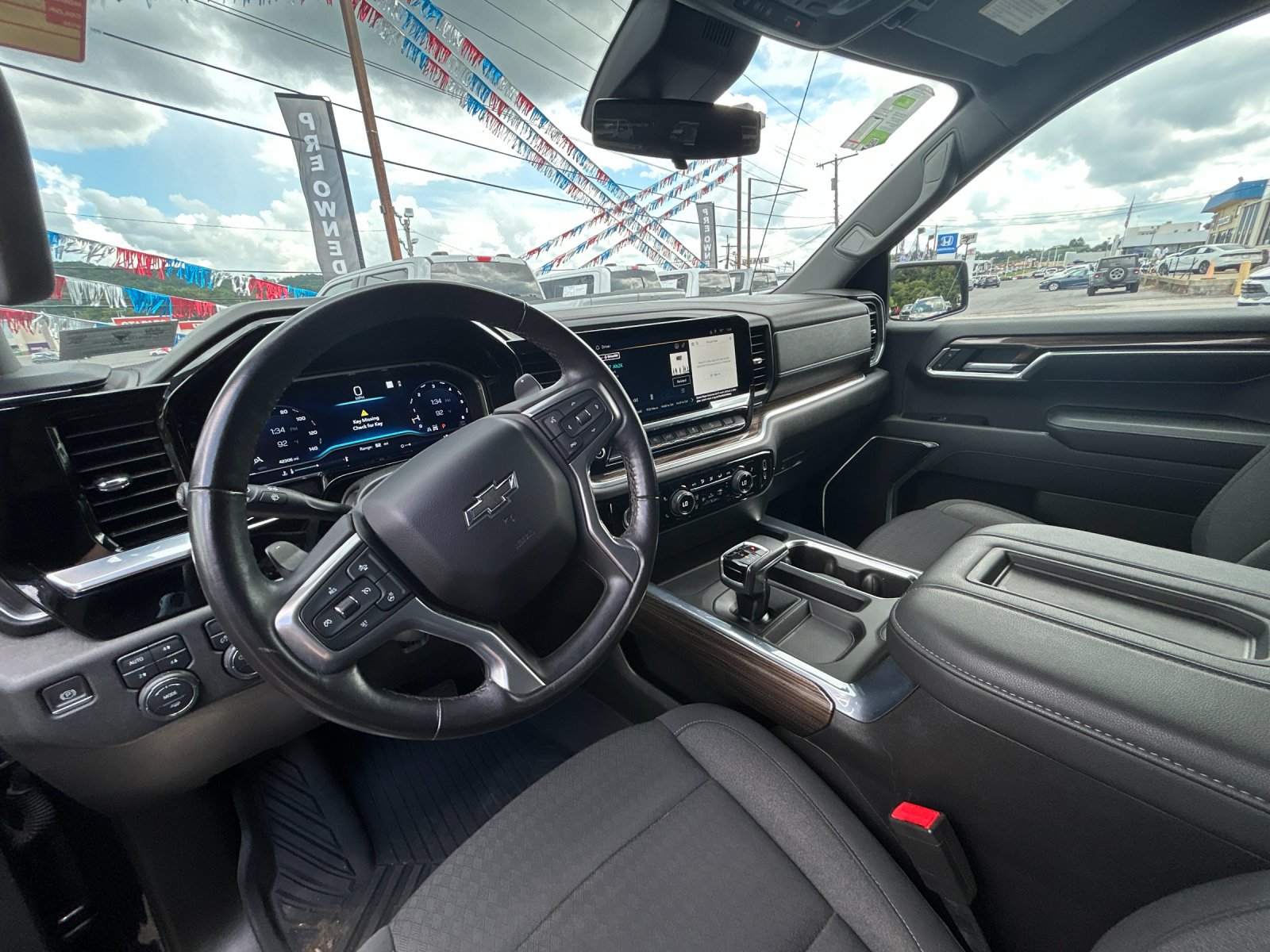 Used 2022  Chevrolet RST image 11