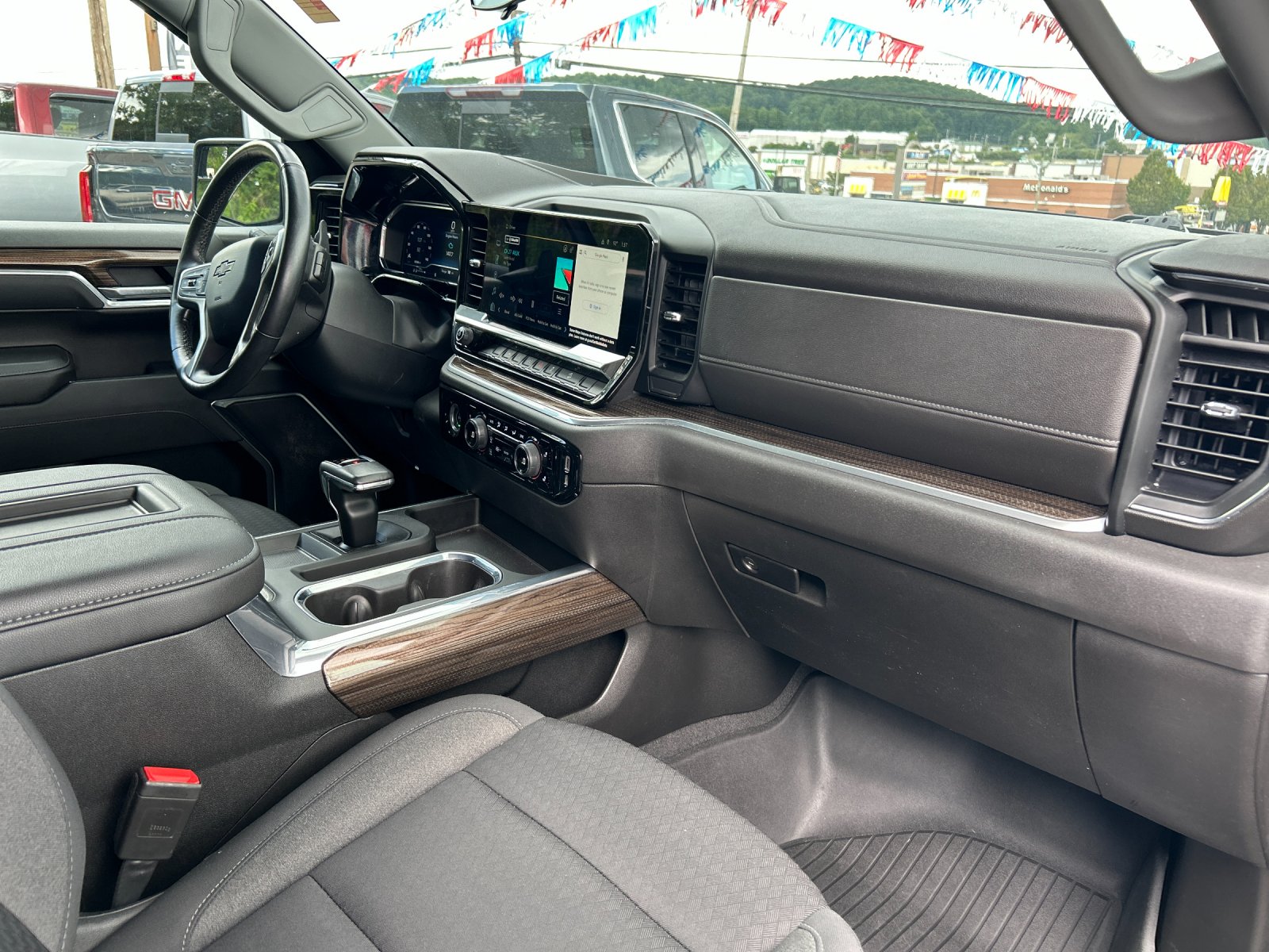 Used 2022  Chevrolet RST image 18