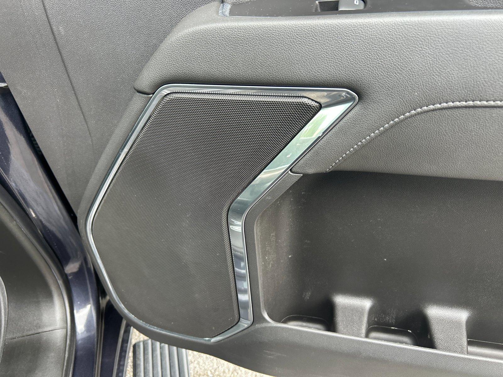 Used 2022  Chevrolet RST image 21