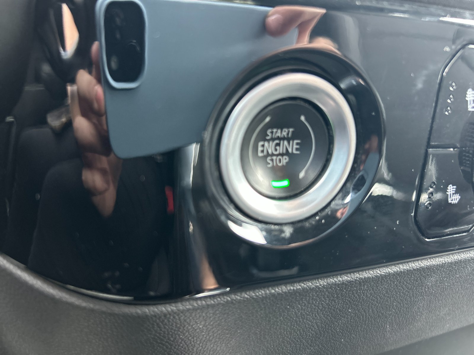 Used 2022  Chevrolet RST image 27