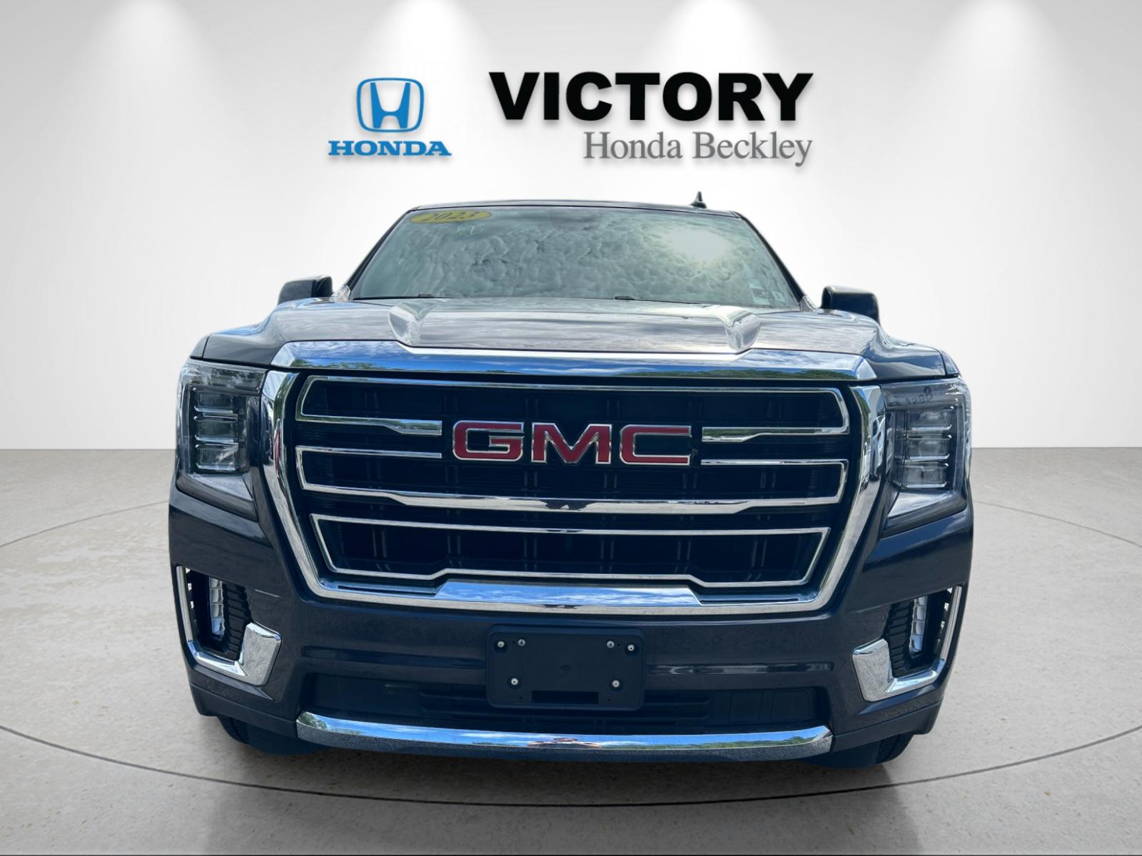 Used 2023 Titanium GMC SLT image 8