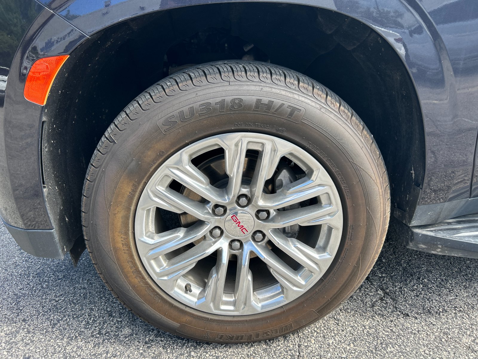 Used 2023 Titanium GMC SLT image 9