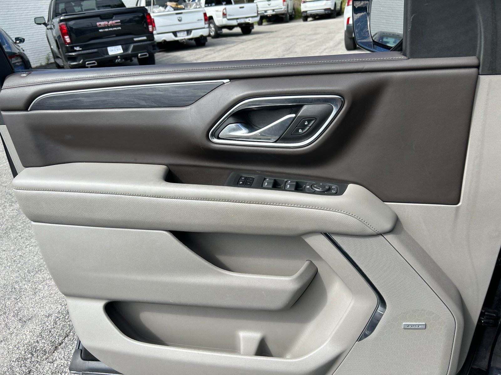 Used 2023 Titanium GMC SLT image 12