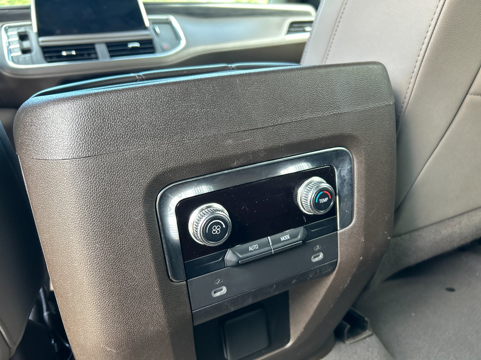 Used 2023 Titanium GMC SLT image 15