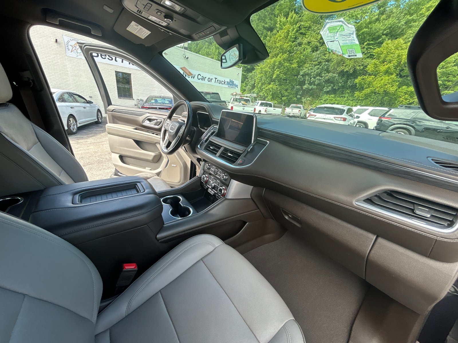 Used 2023 Titanium GMC SLT image 20