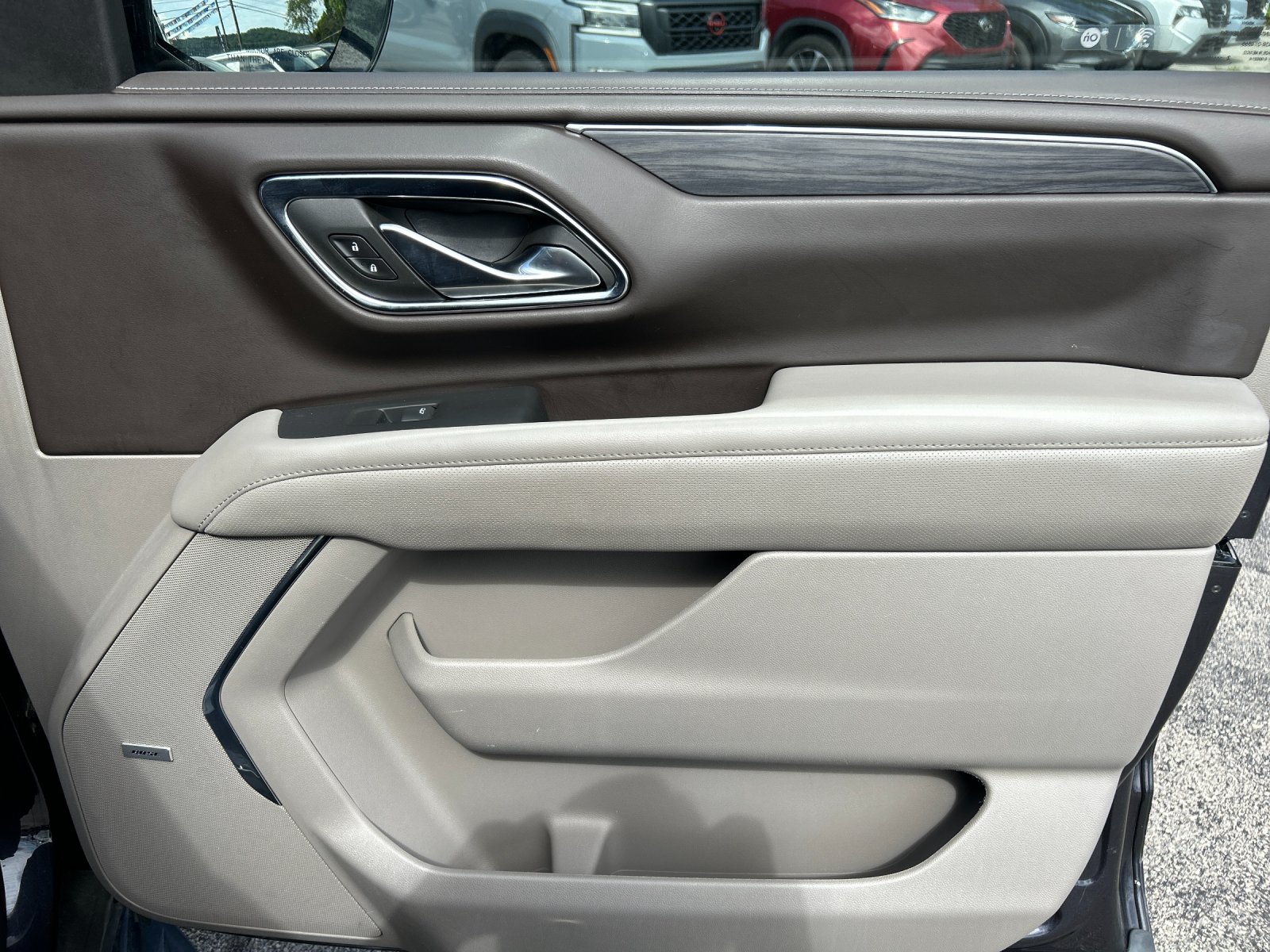Used 2023 Titanium GMC SLT image 22