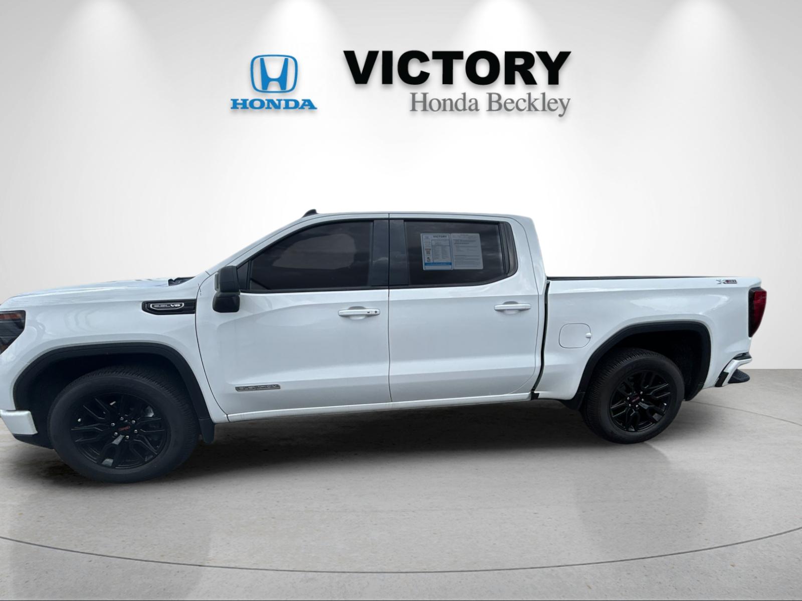 Used 2024 Summit White GMC Elevation image 2