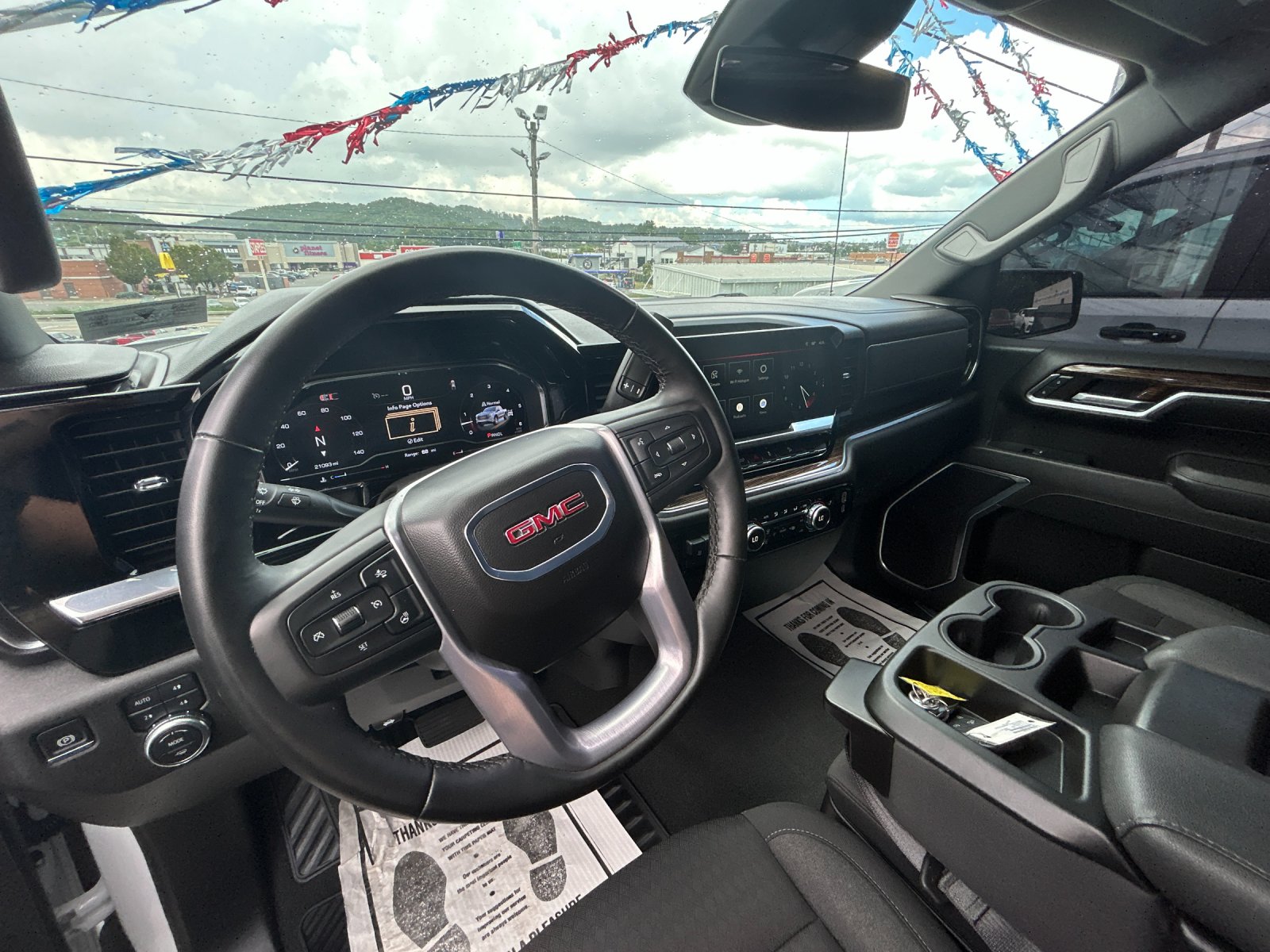 Used 2024 Summit White GMC Elevation image 11