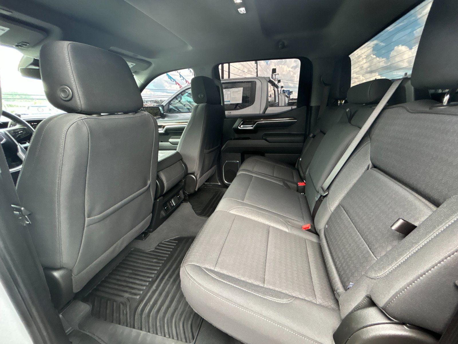 Used 2024 Summit White GMC Elevation image 14