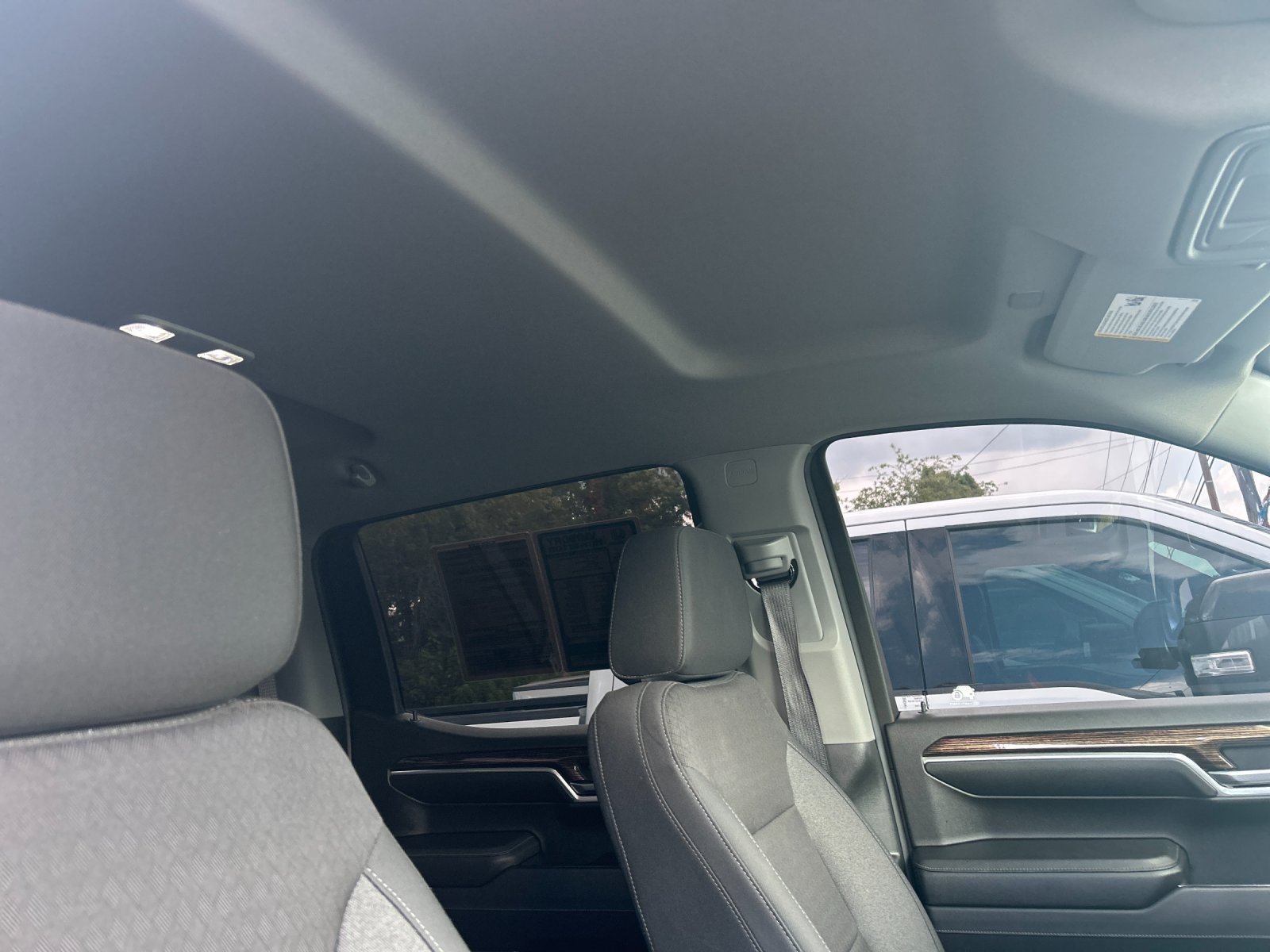 Used 2024 Summit White GMC Elevation image 19