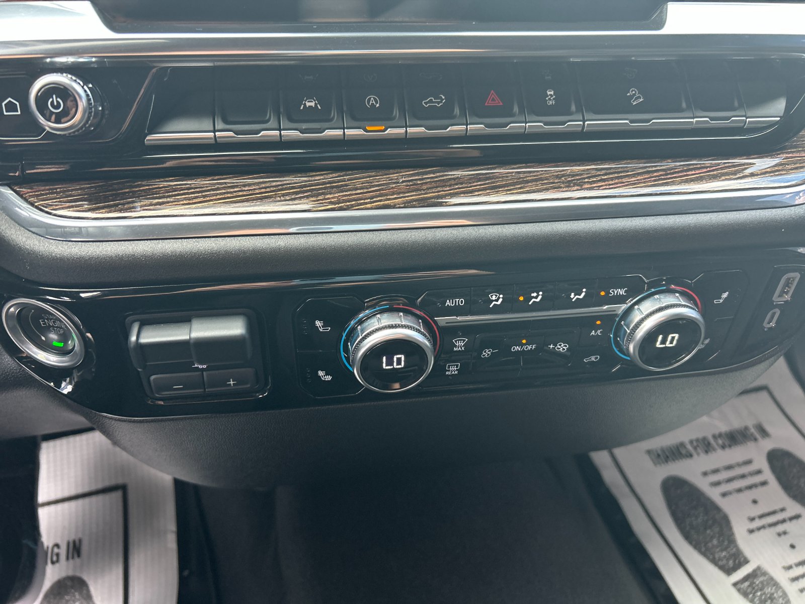 Used 2024 Summit White GMC Elevation image 25