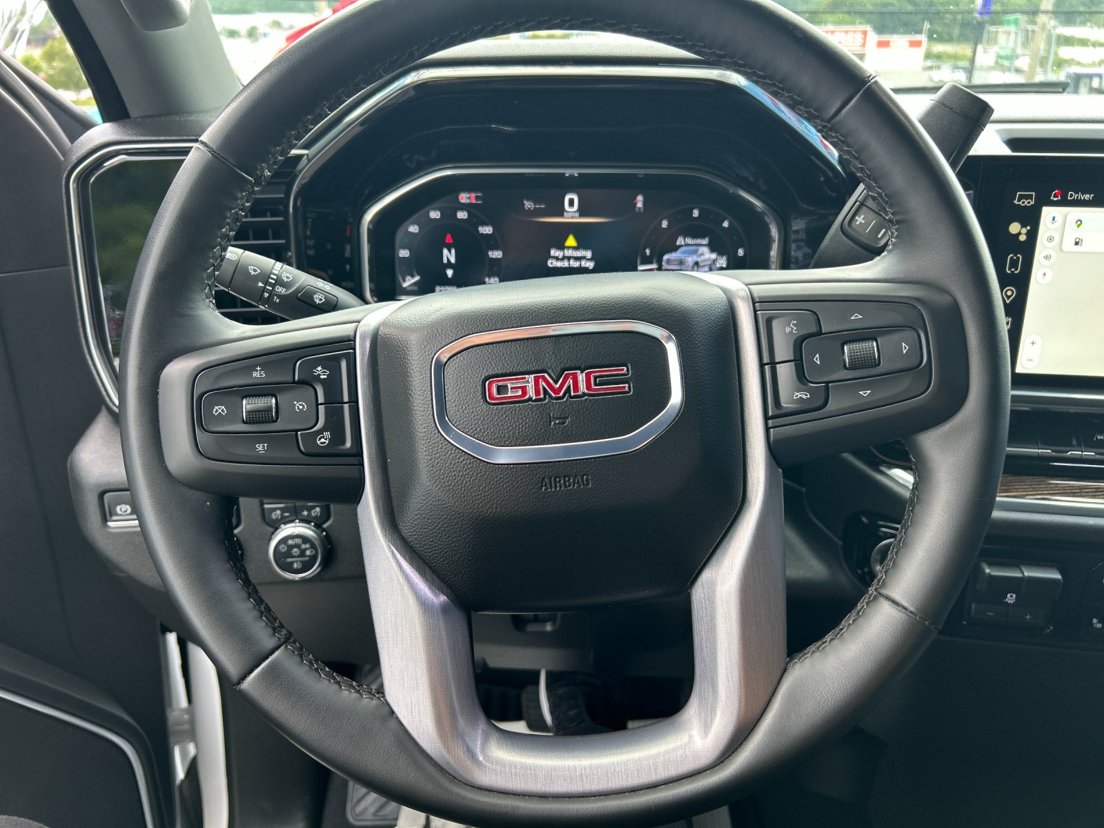 Used 2024 Summit White GMC Elevation image 28