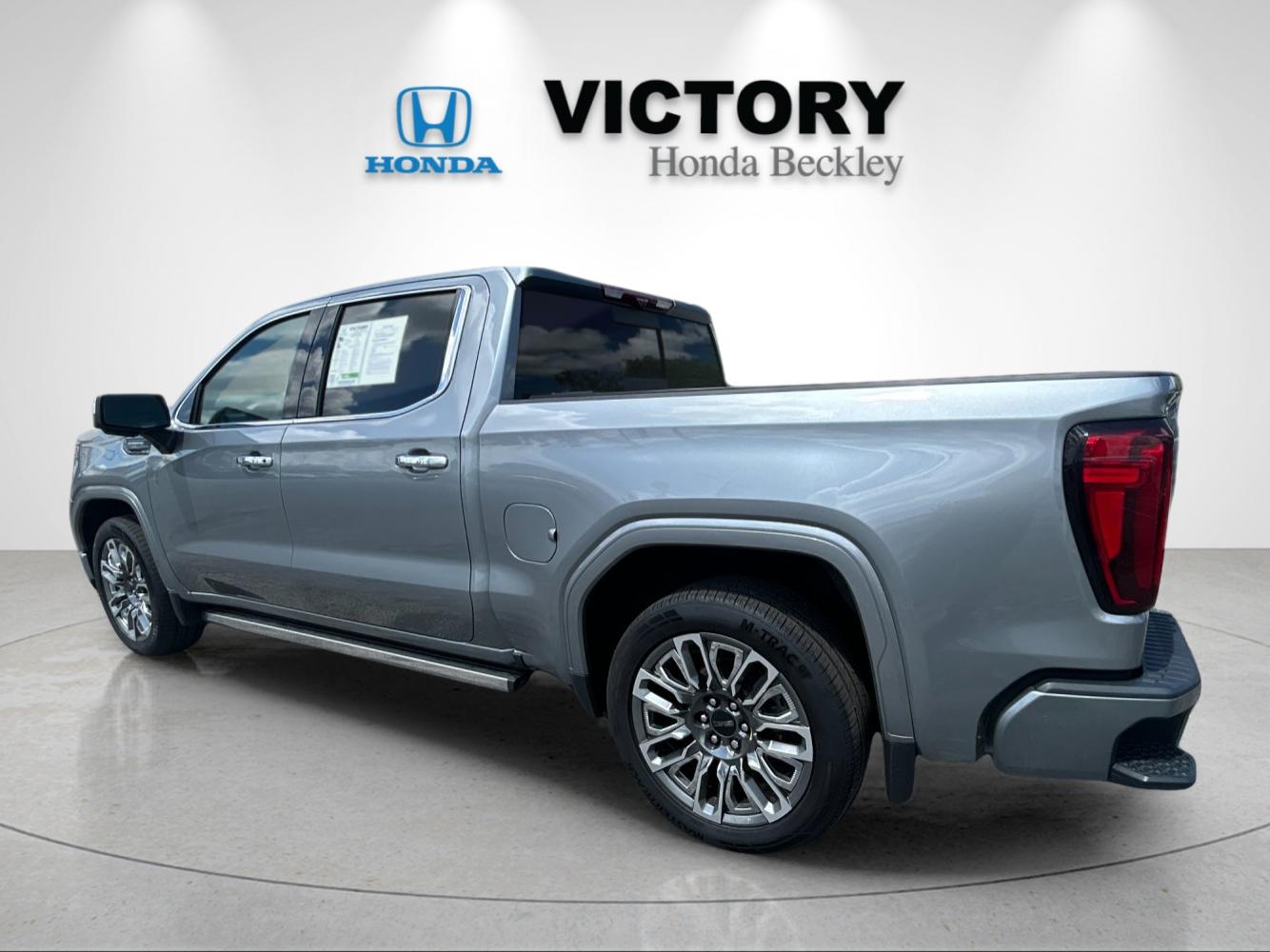 Used 2023 Sterling Metallic GMC Denali Ultimate image 3