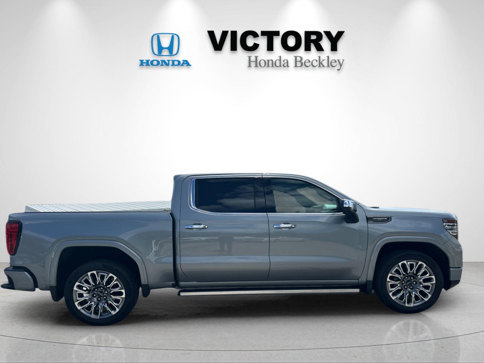 Used 2023 Sterling Metallic GMC Denali Ultimate image 6