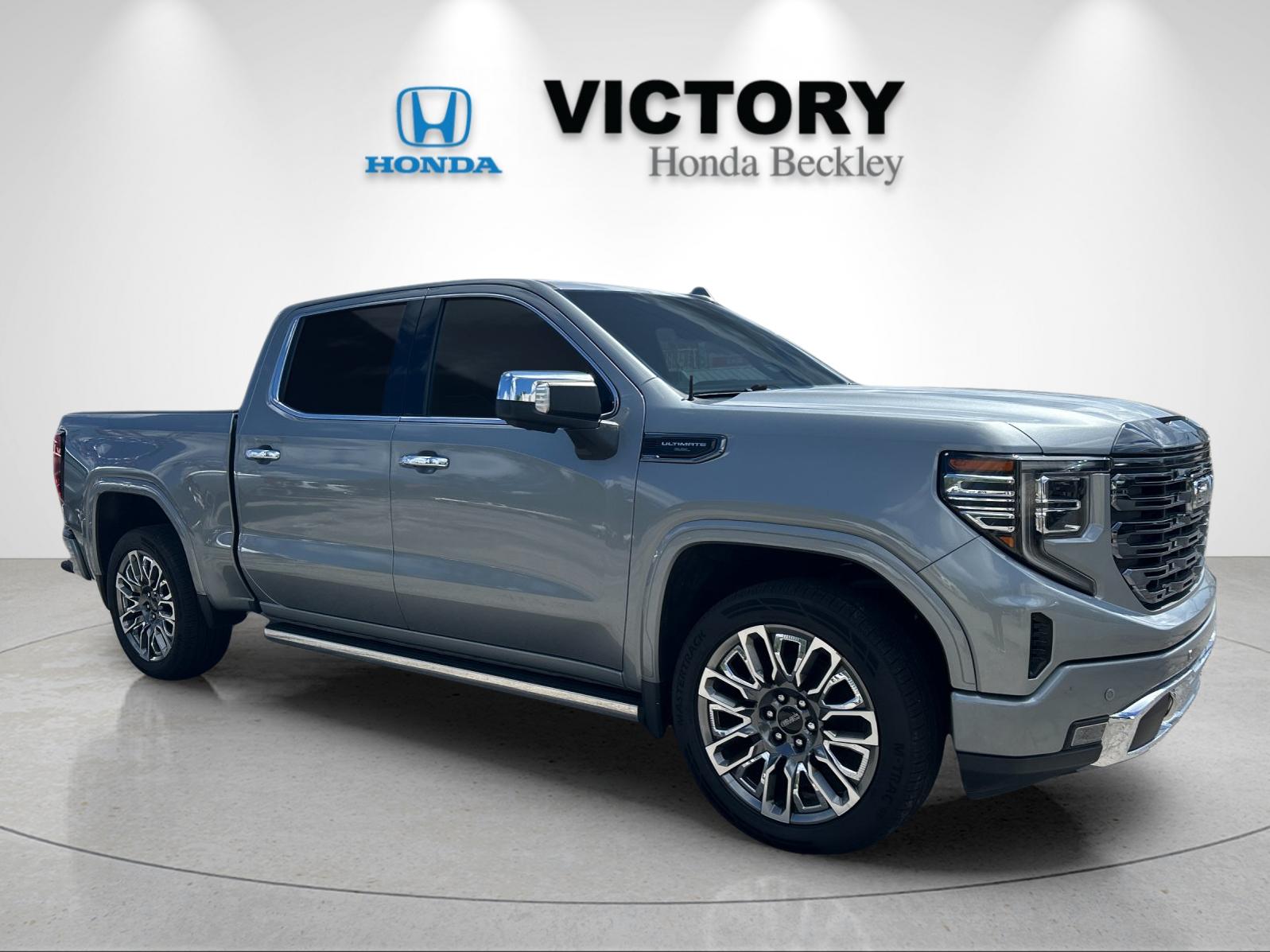 Used 2023 Sterling Metallic GMC Denali Ultimate image 7