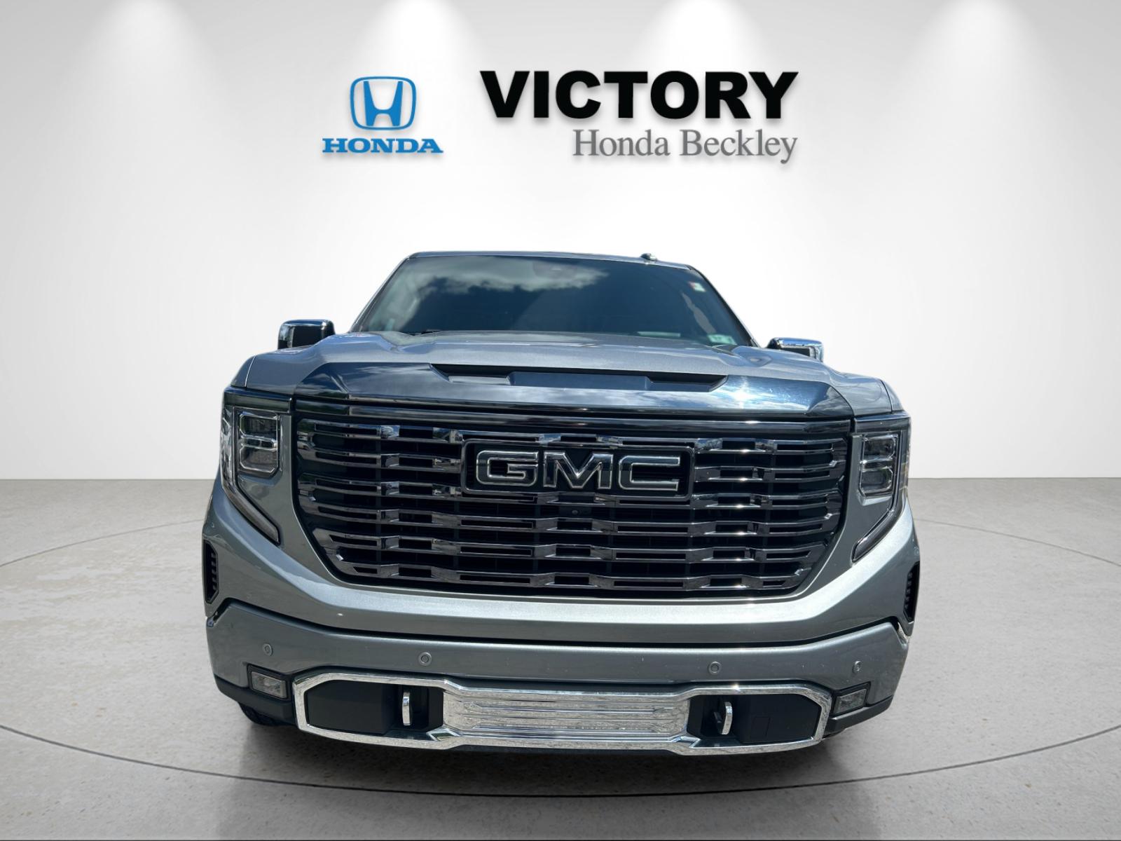 Used 2023 Sterling Metallic GMC Denali Ultimate image 8