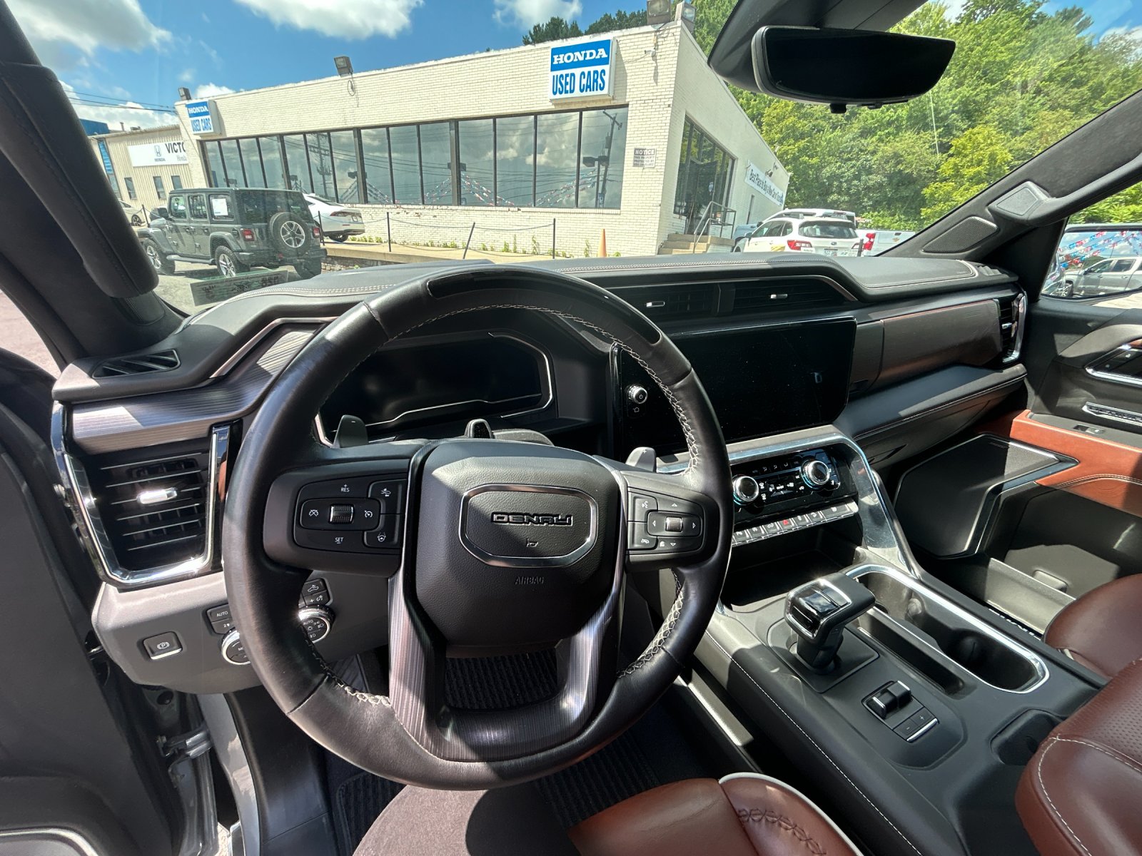 Used 2023 Sterling Metallic GMC Denali Ultimate image 11
