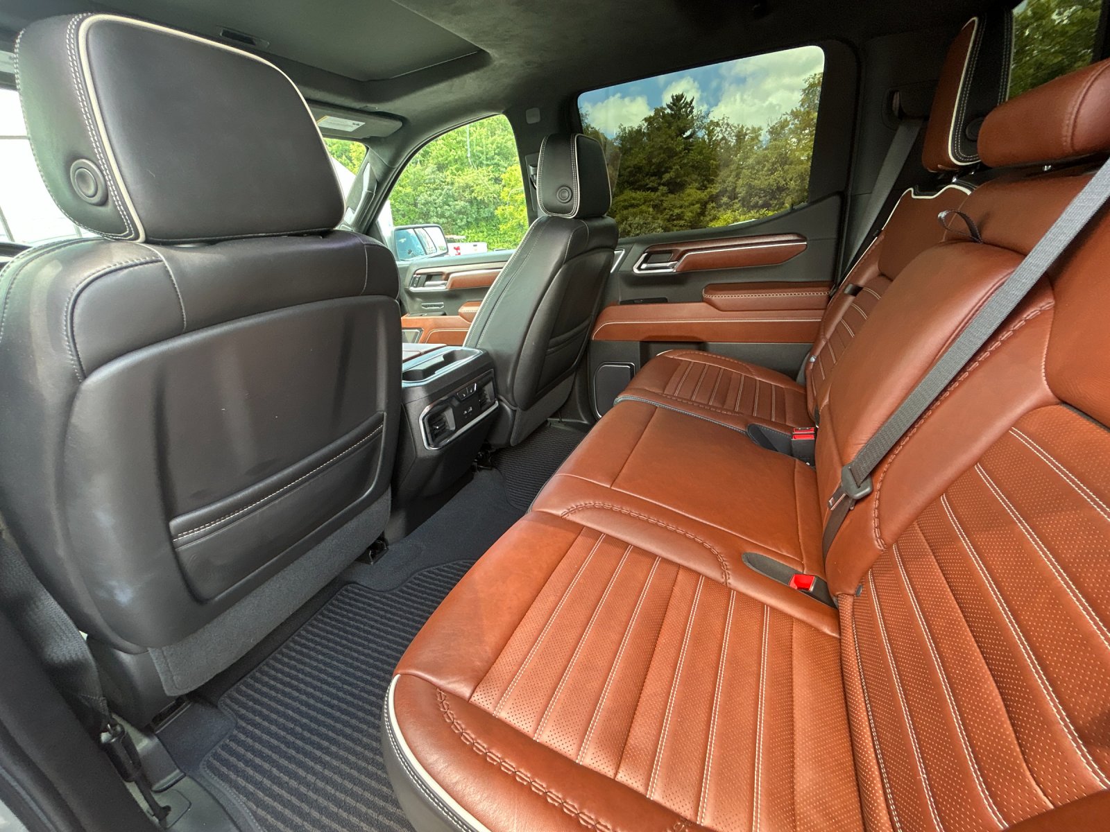 Used 2023 Sterling Metallic GMC Denali Ultimate image 14