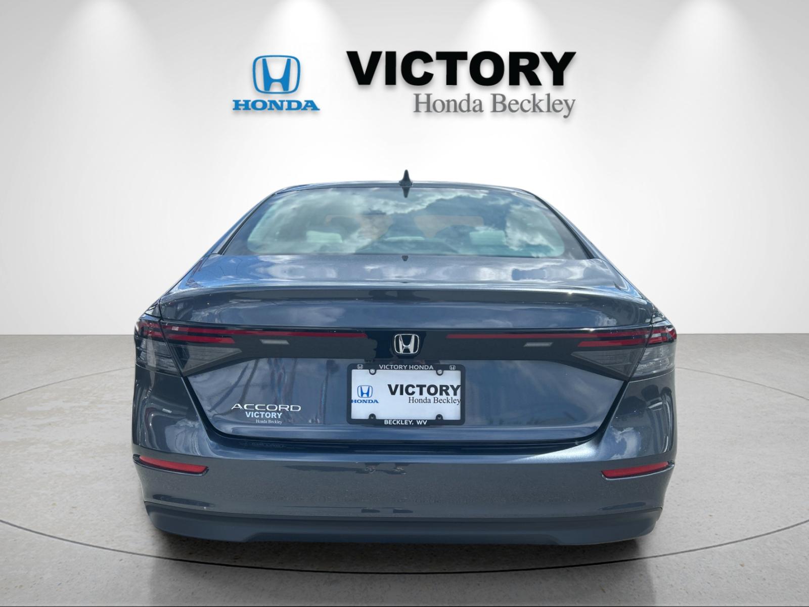 New 2026 Meteorite Gray Metallic Honda LX image 4