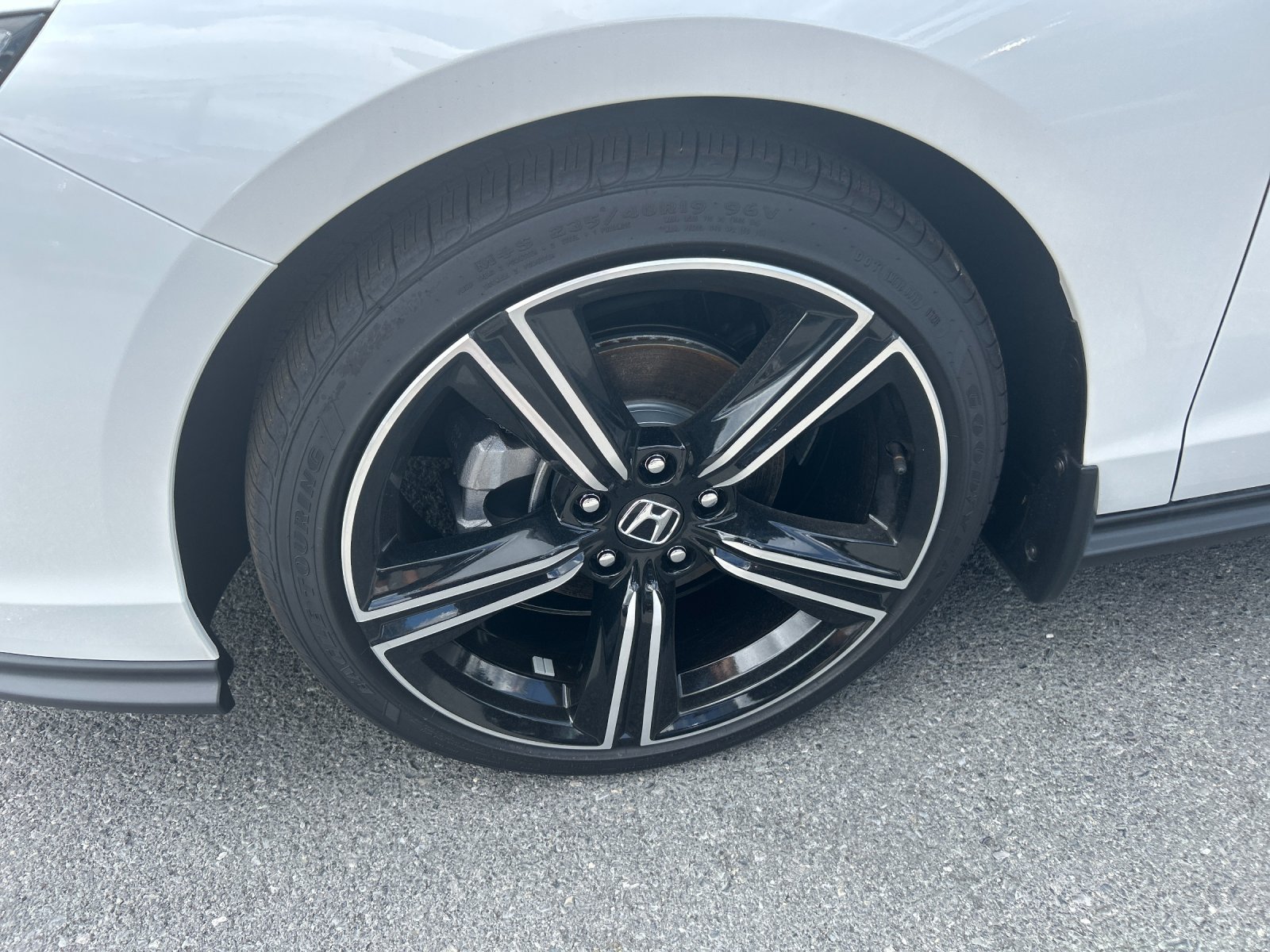 New 2026 Platinum White Pearl Honda SE image 9