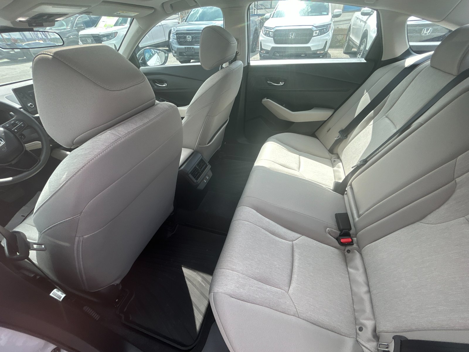 New 2026 Platinum White Pearl Honda SE image 14