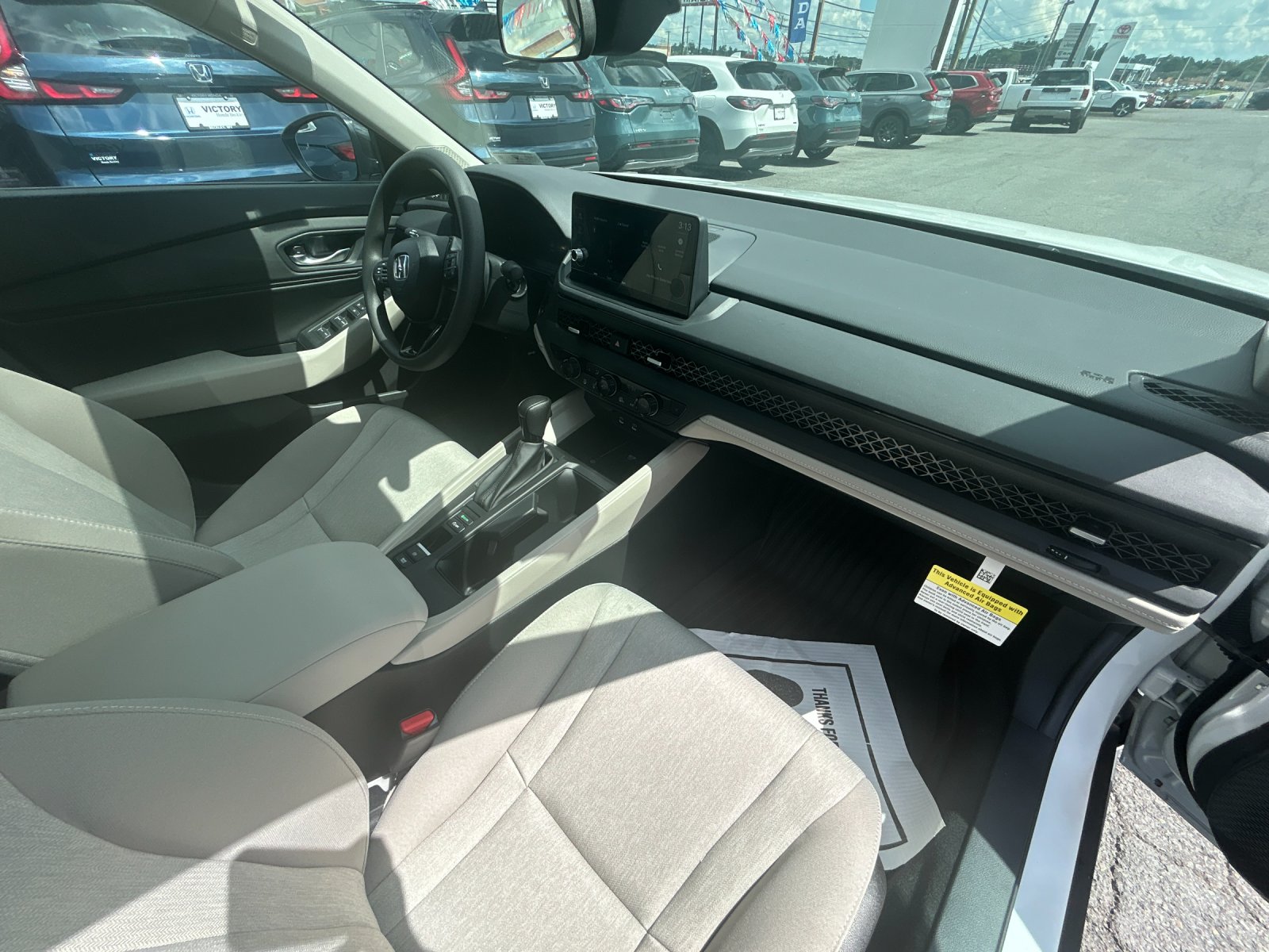 New 2026 Platinum White Pearl Honda SE image 18