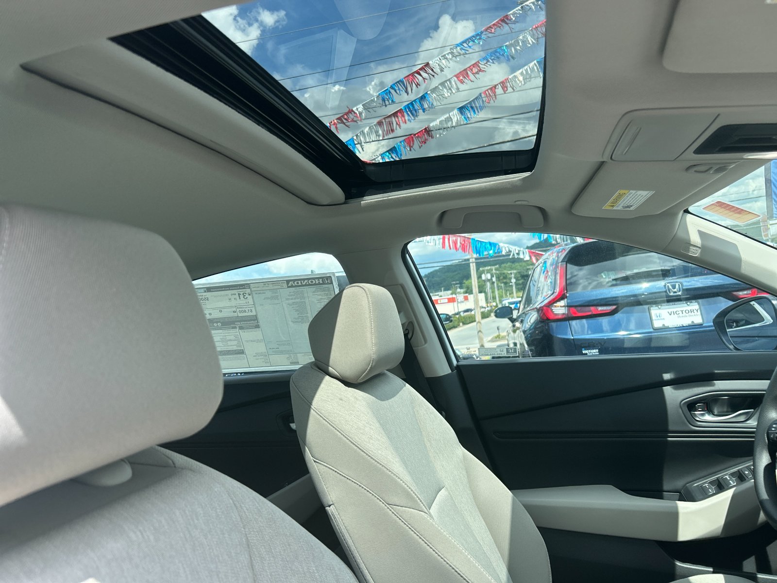 New 2026 Platinum White Pearl Honda SE image 19