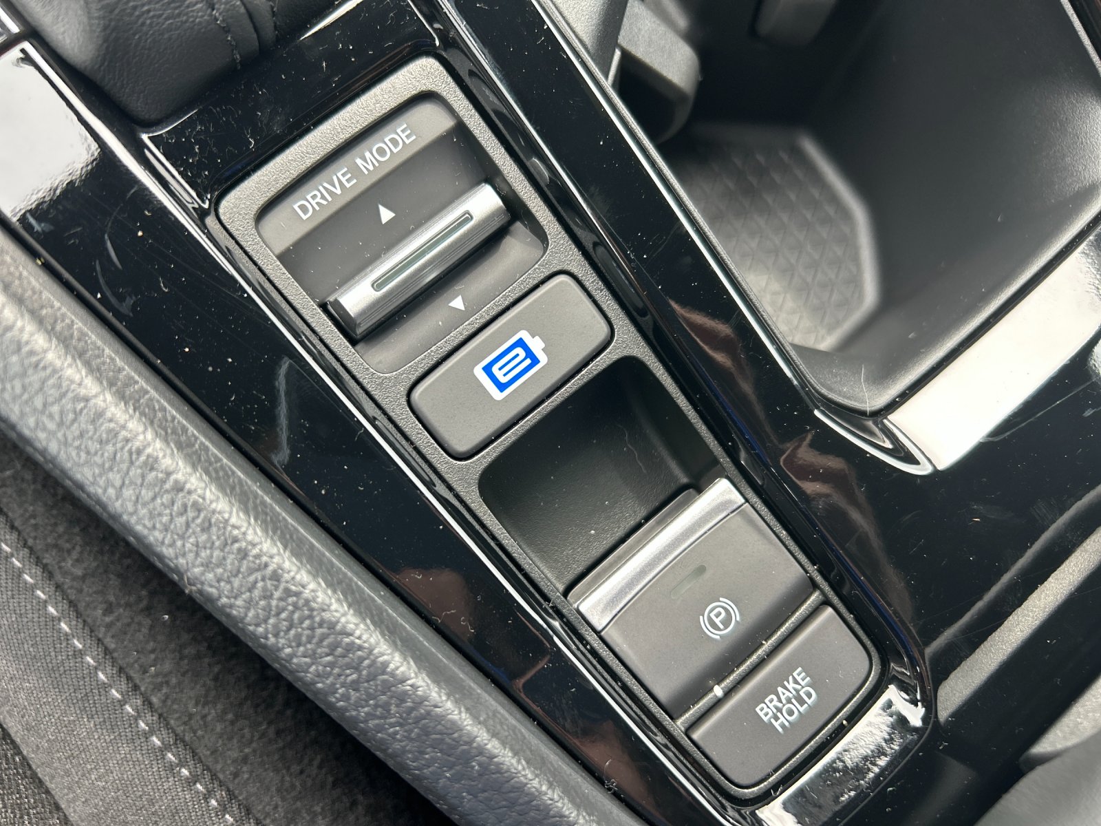 New 2025 Still Night Pearl Honda HYBRID SPORT image 34