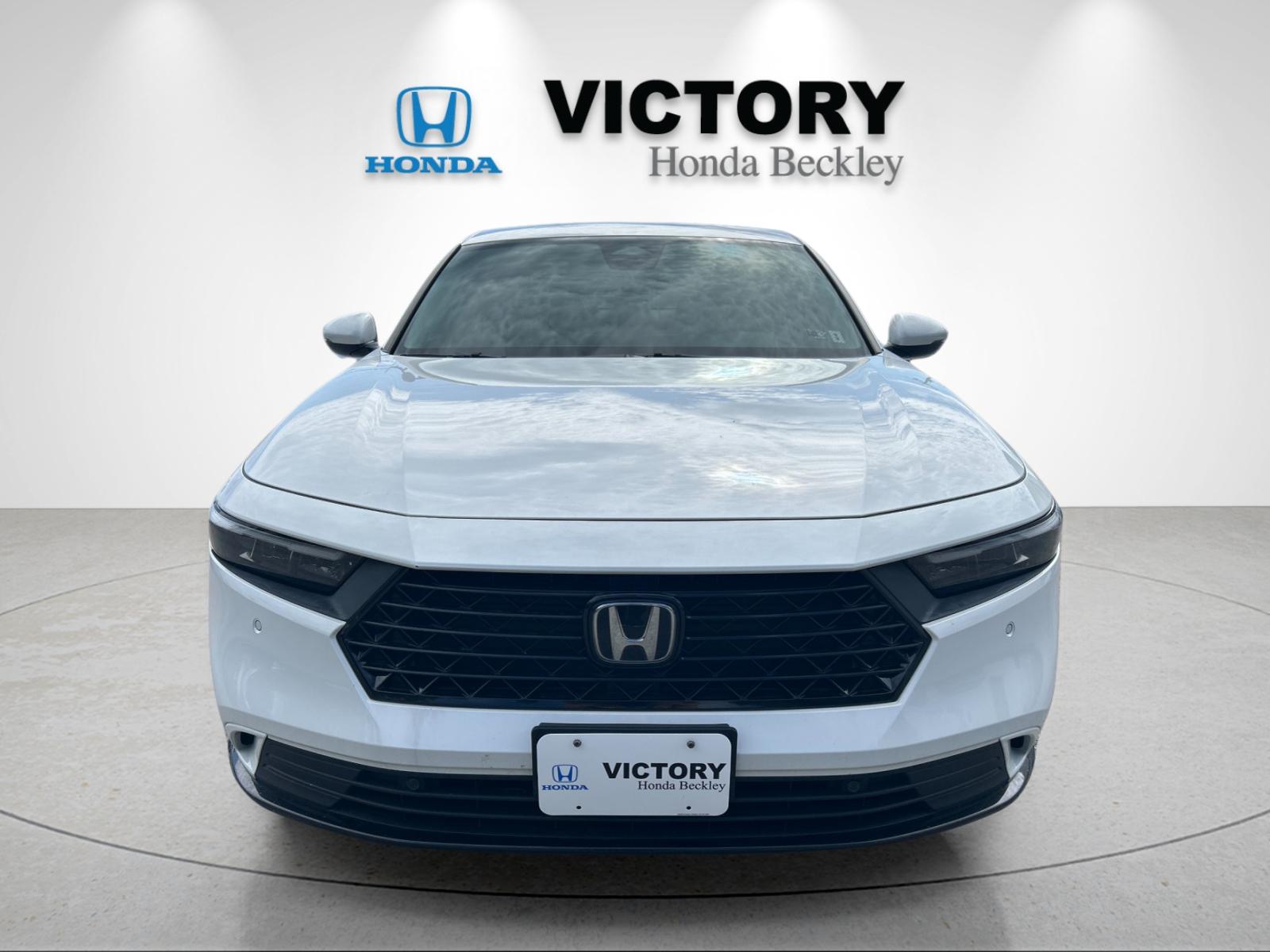 Used 2023 Platinum White Pearl Honda EX-L image 8