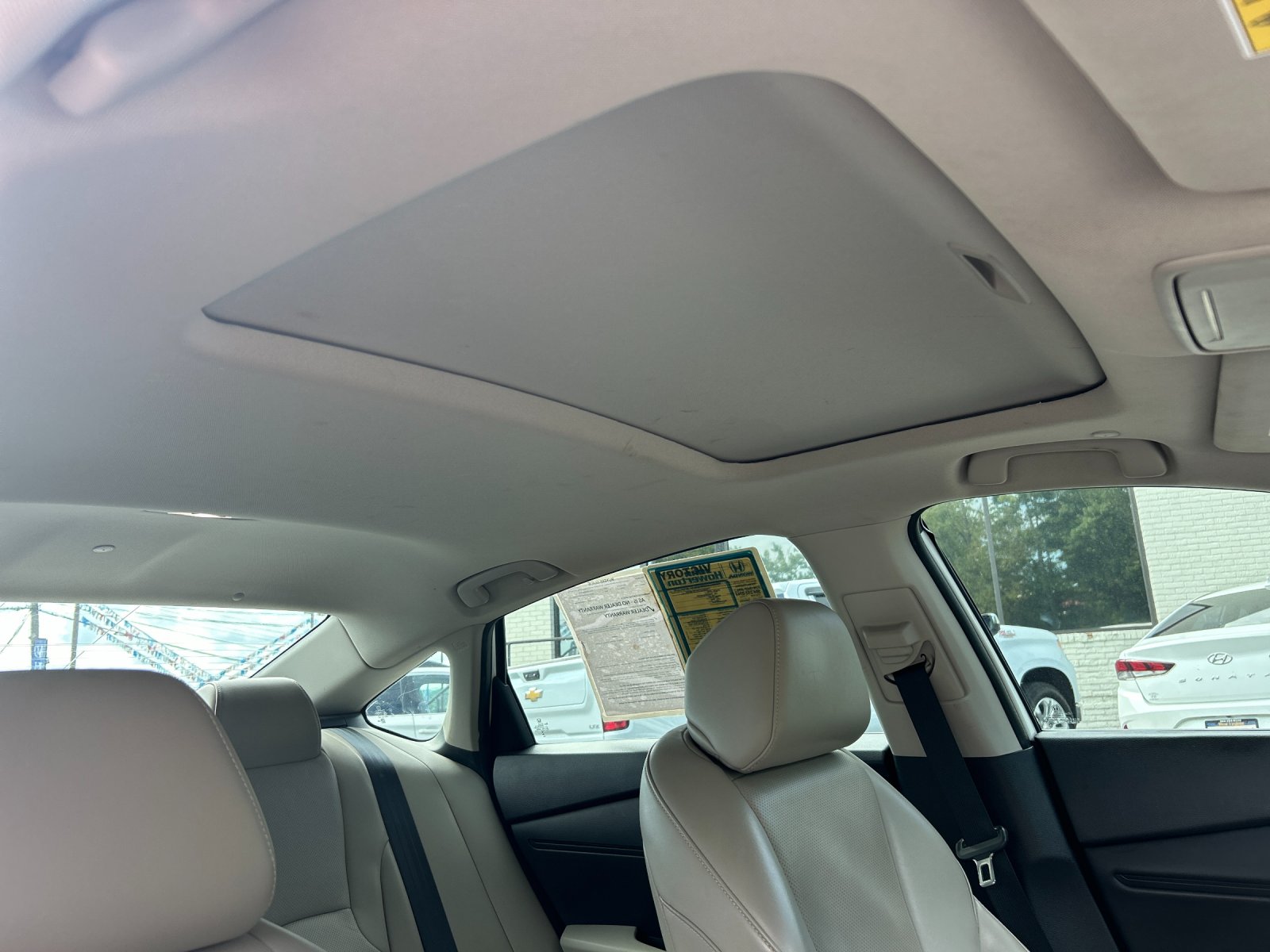 Used 2023 Platinum White Pearl Honda EX-L image 19