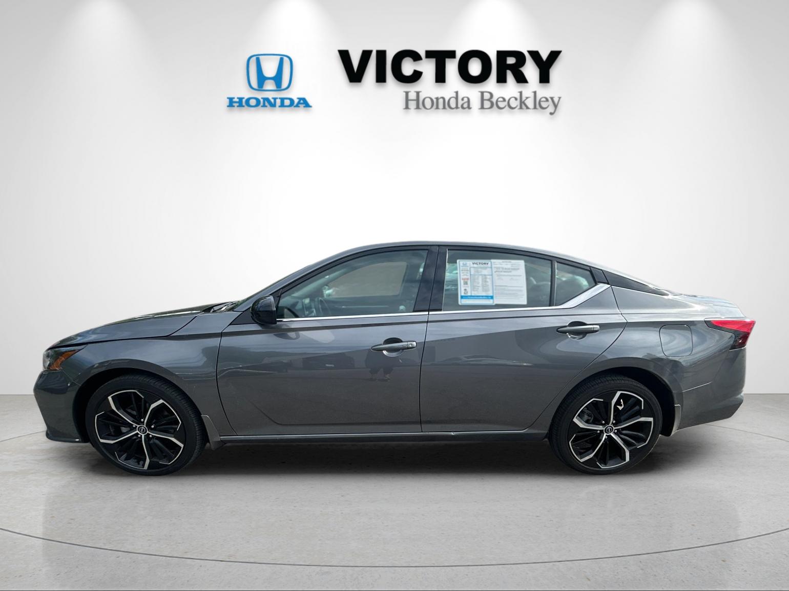 Used 2025 Gun Metallic Nissan 2.5 SR image 2