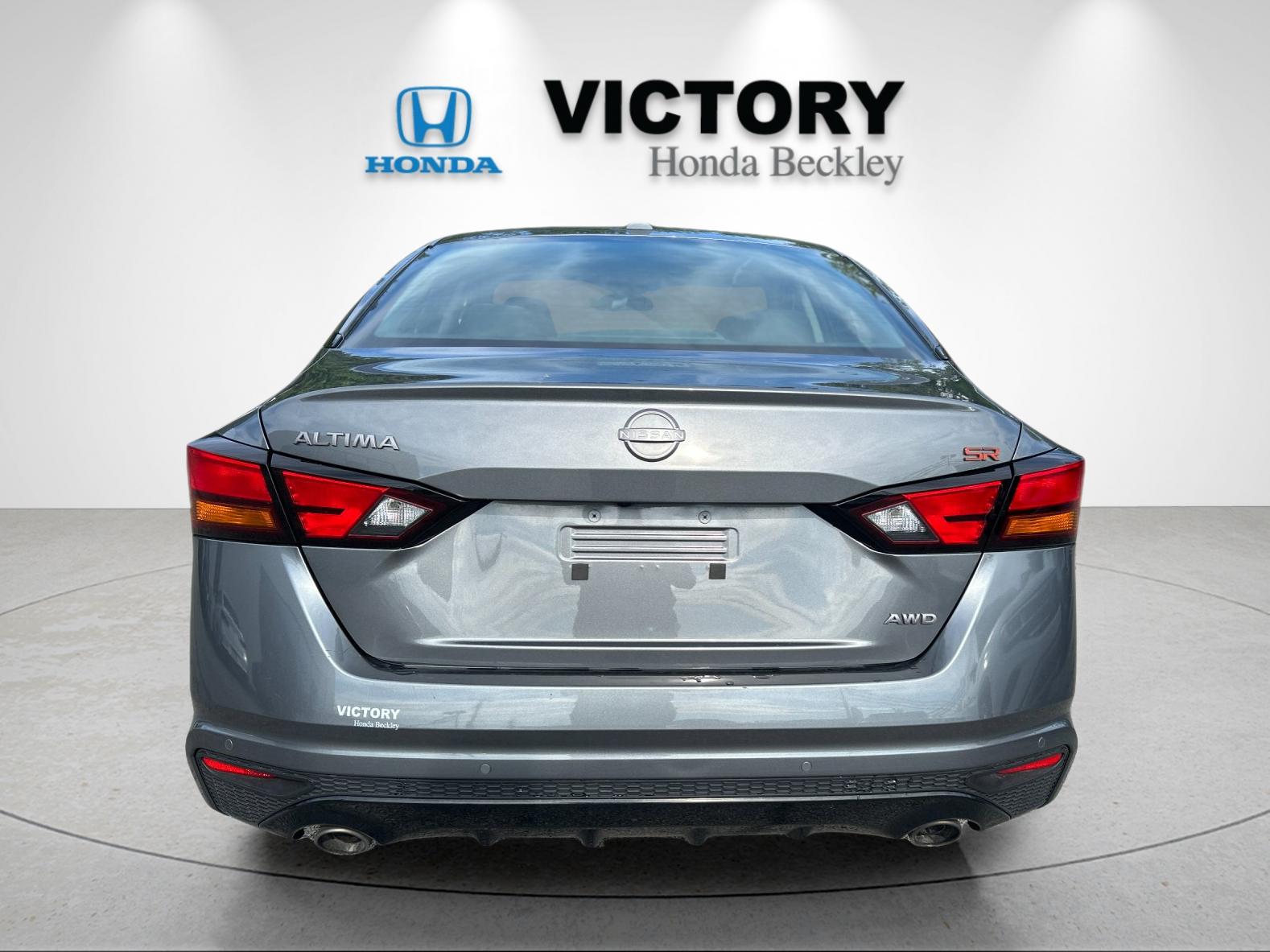 Used 2025 Gun Metallic Nissan 2.5 SR image 4