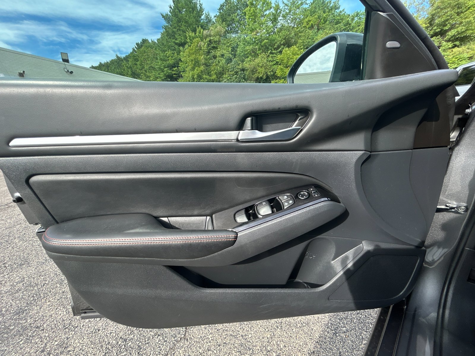 Used 2025 Gun Metallic Nissan 2.5 SR image 12