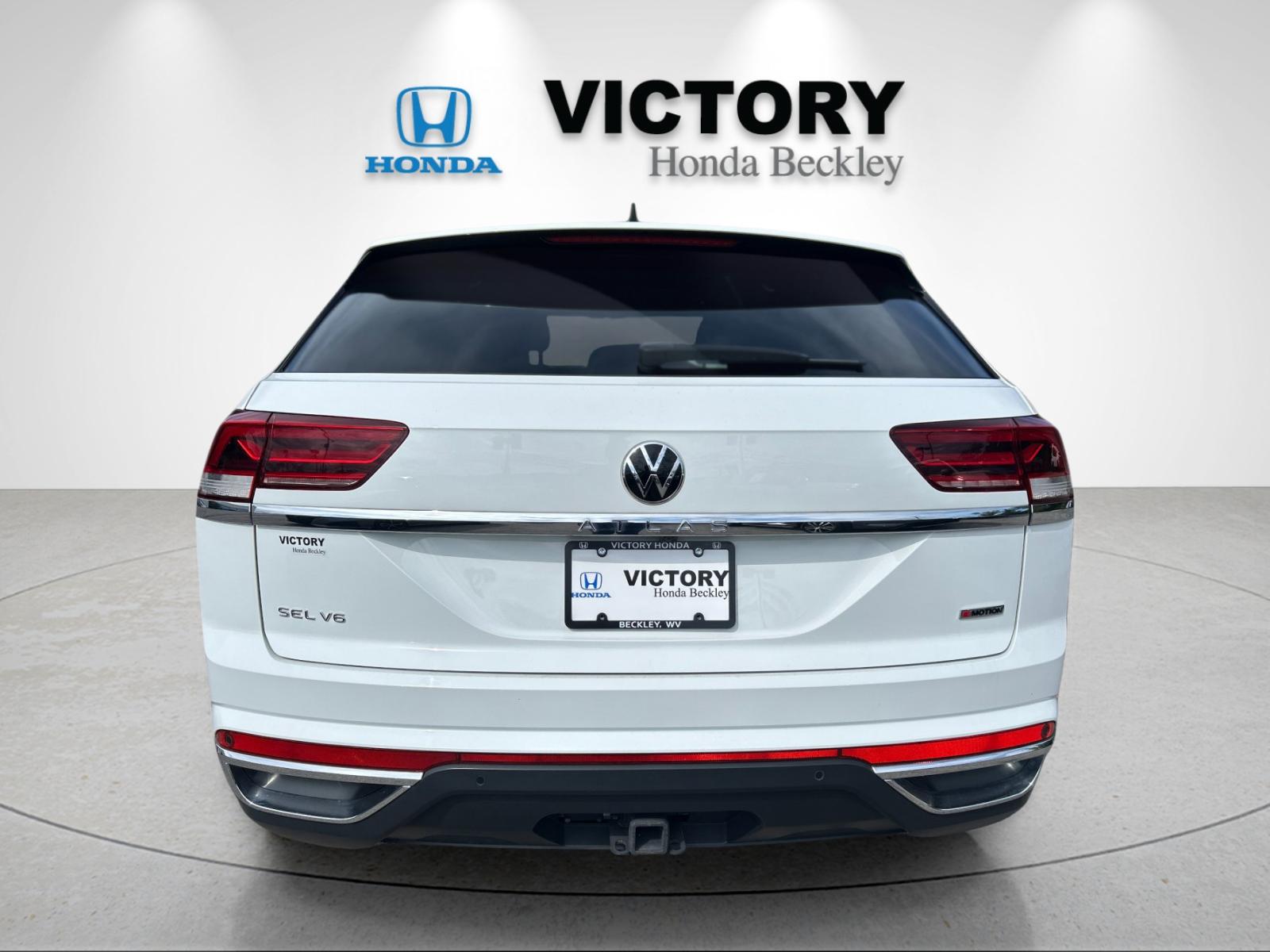 Used 2021 Pure White Volkswagen 3.6L V6 SEL Premium image 4