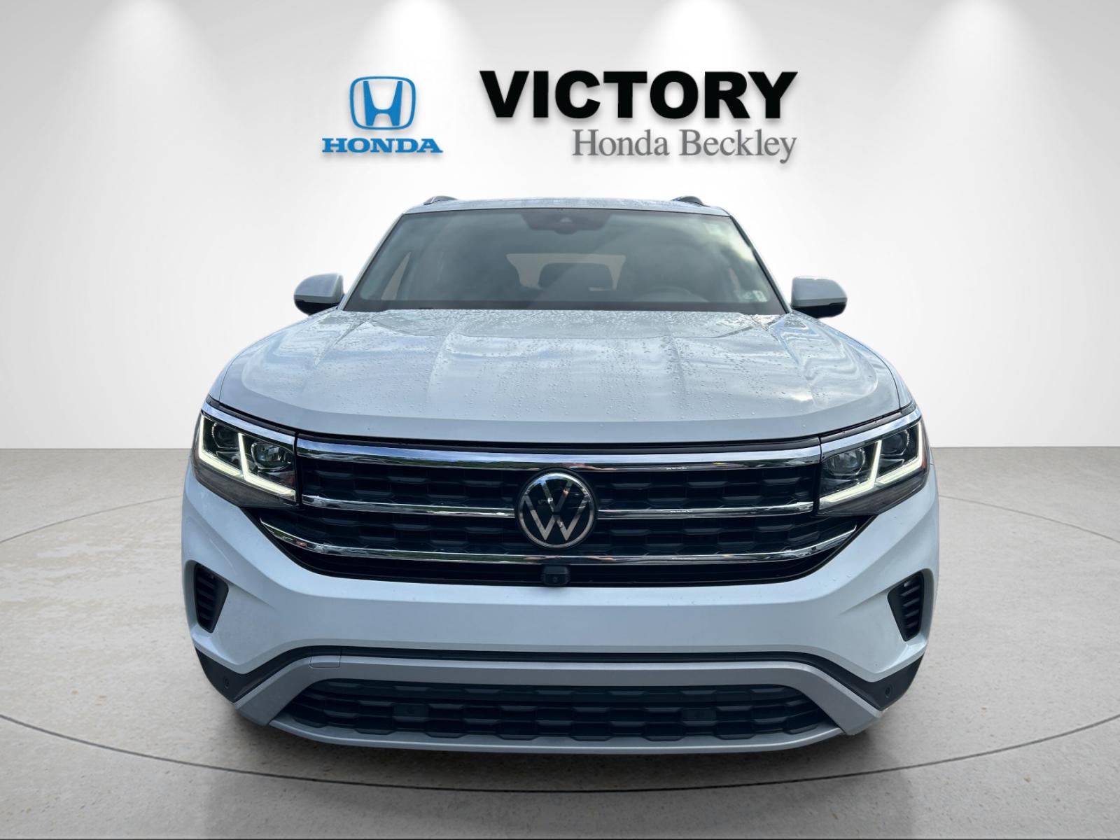 Used 2021 Pure White Volkswagen 3.6L V6 SEL Premium image 8