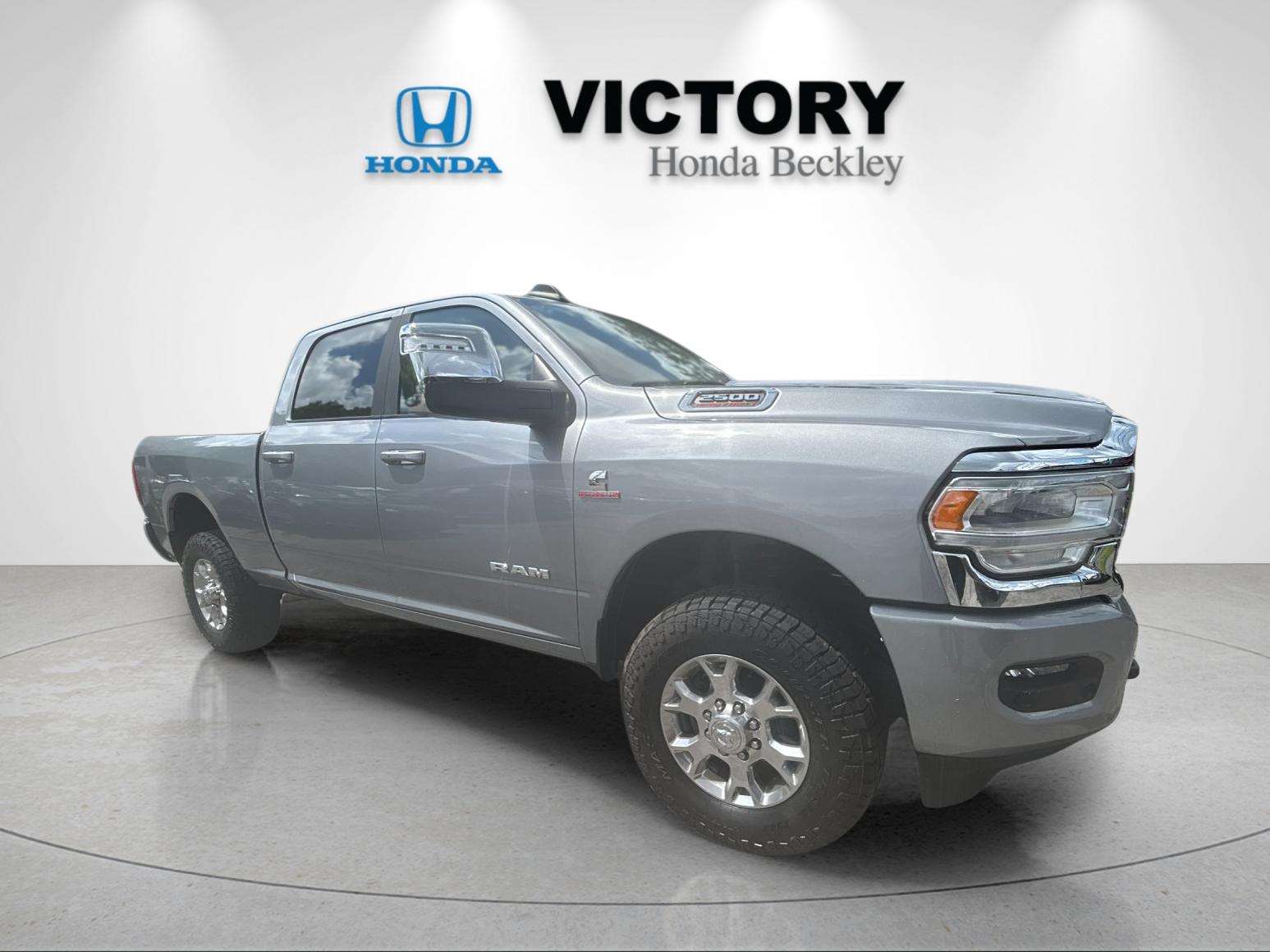 Used 2024 Billet Silver Metallic Ram Laramie image 7