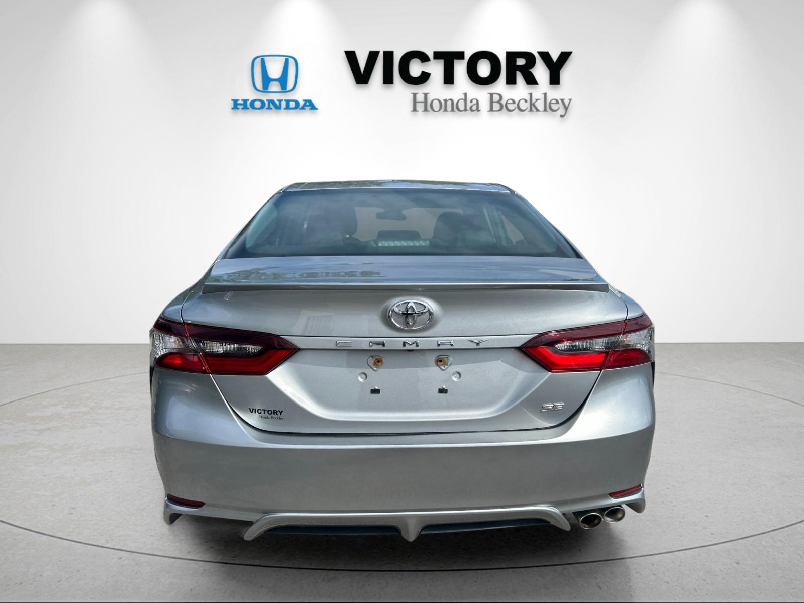 Used 2024  Toyota SE image 4