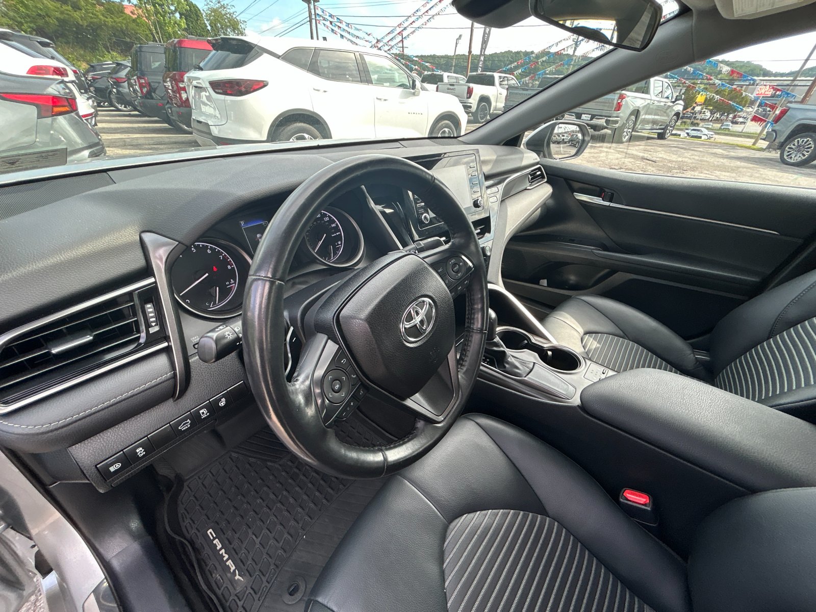 Used 2024  Toyota SE image 11