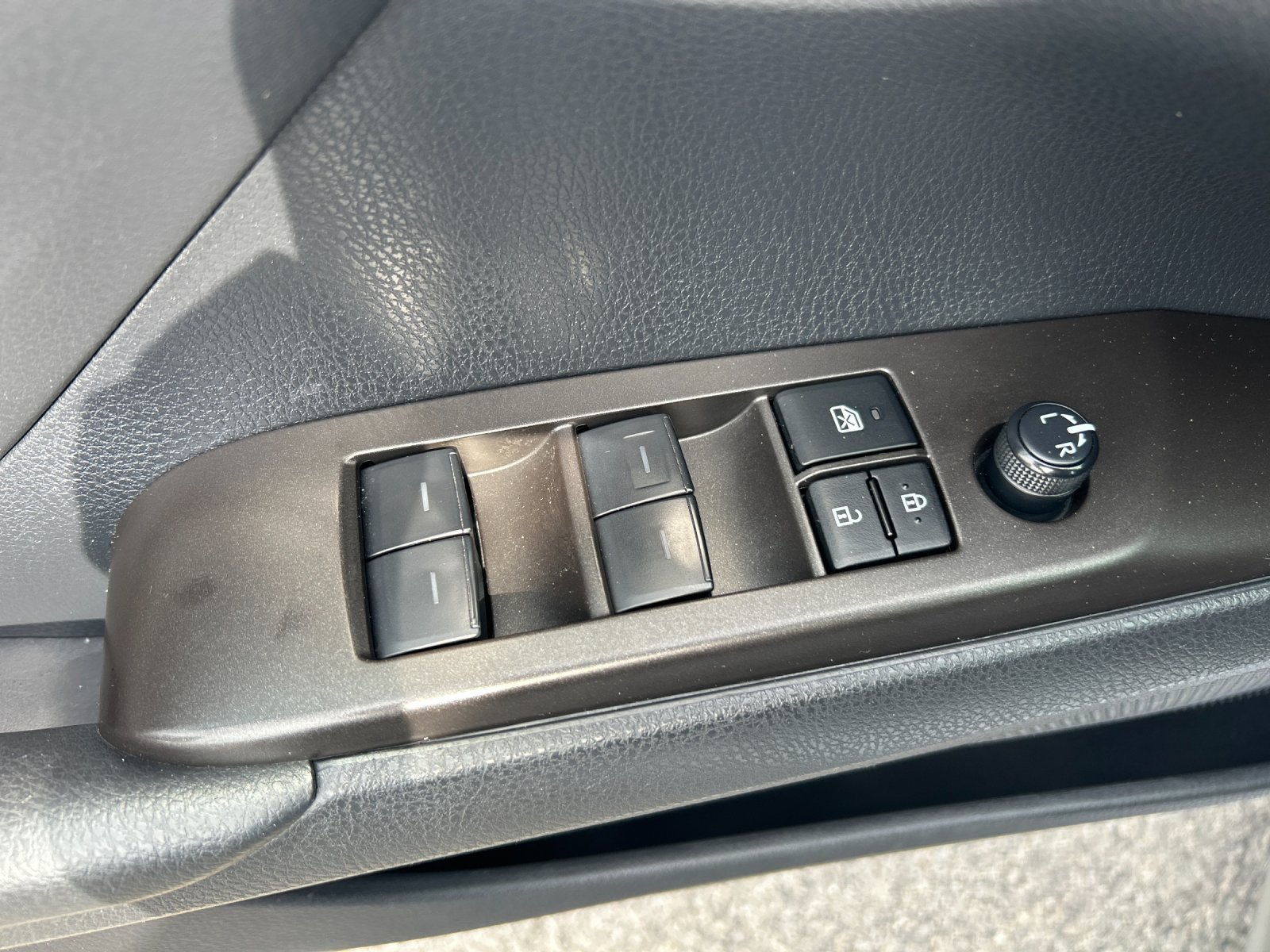 Used 2024  Toyota SE image 13