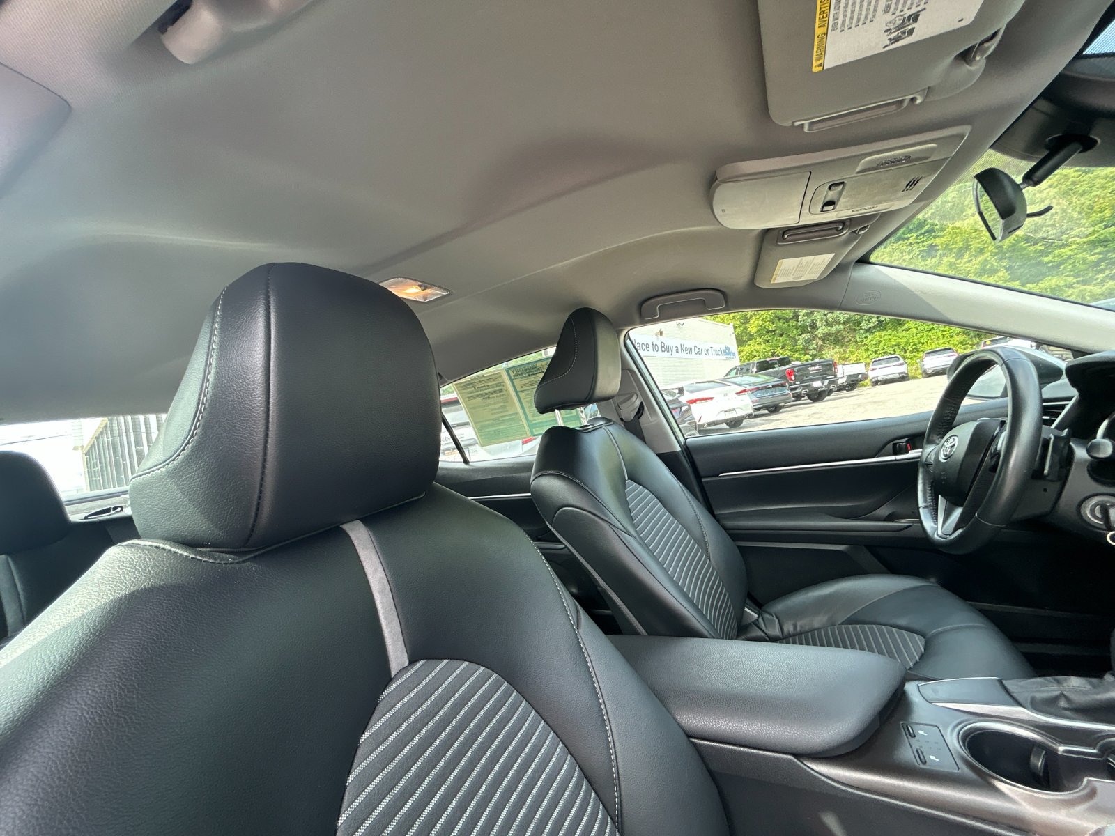 Used 2024  Toyota SE image 19