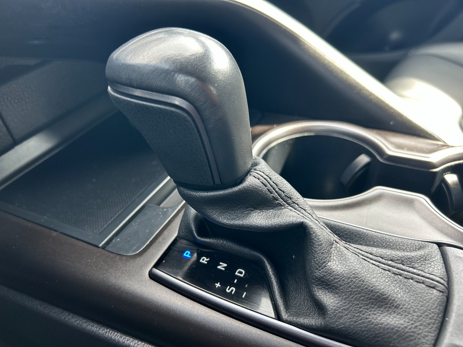 Used 2024  Toyota SE image 25