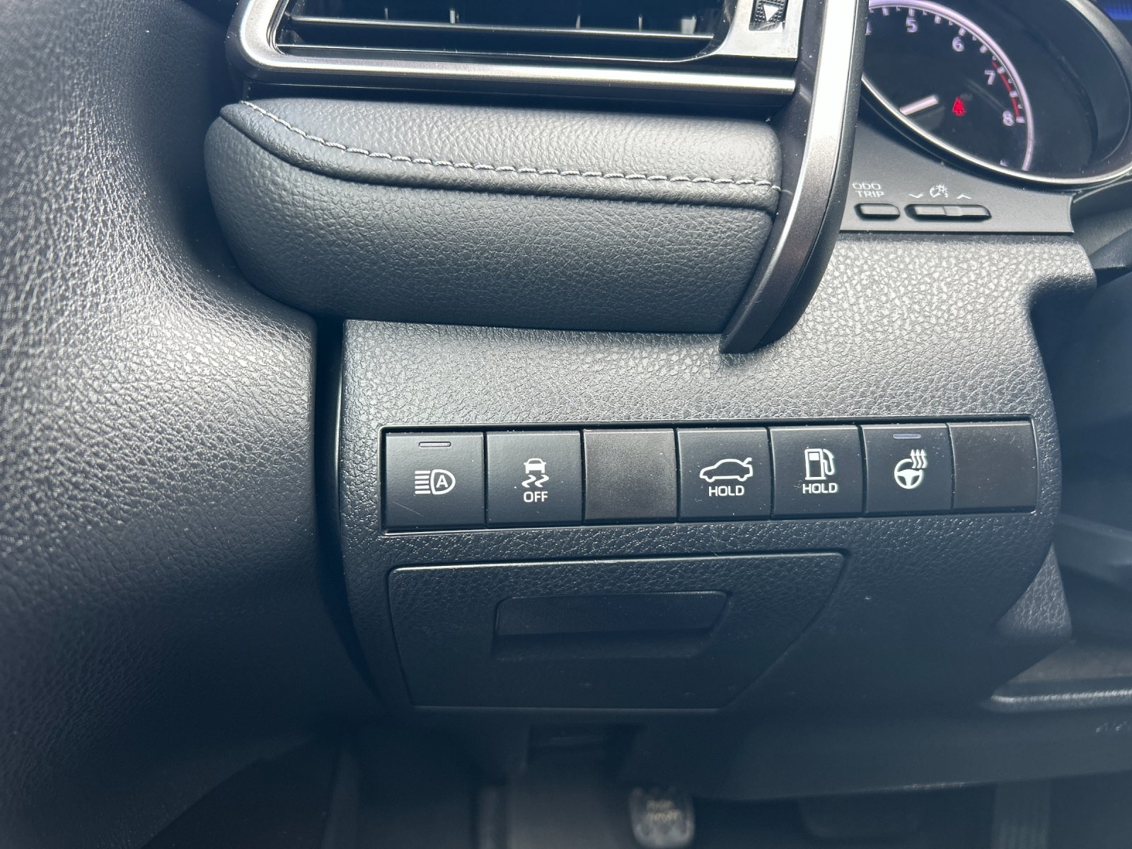 Used 2024  Toyota SE image 32