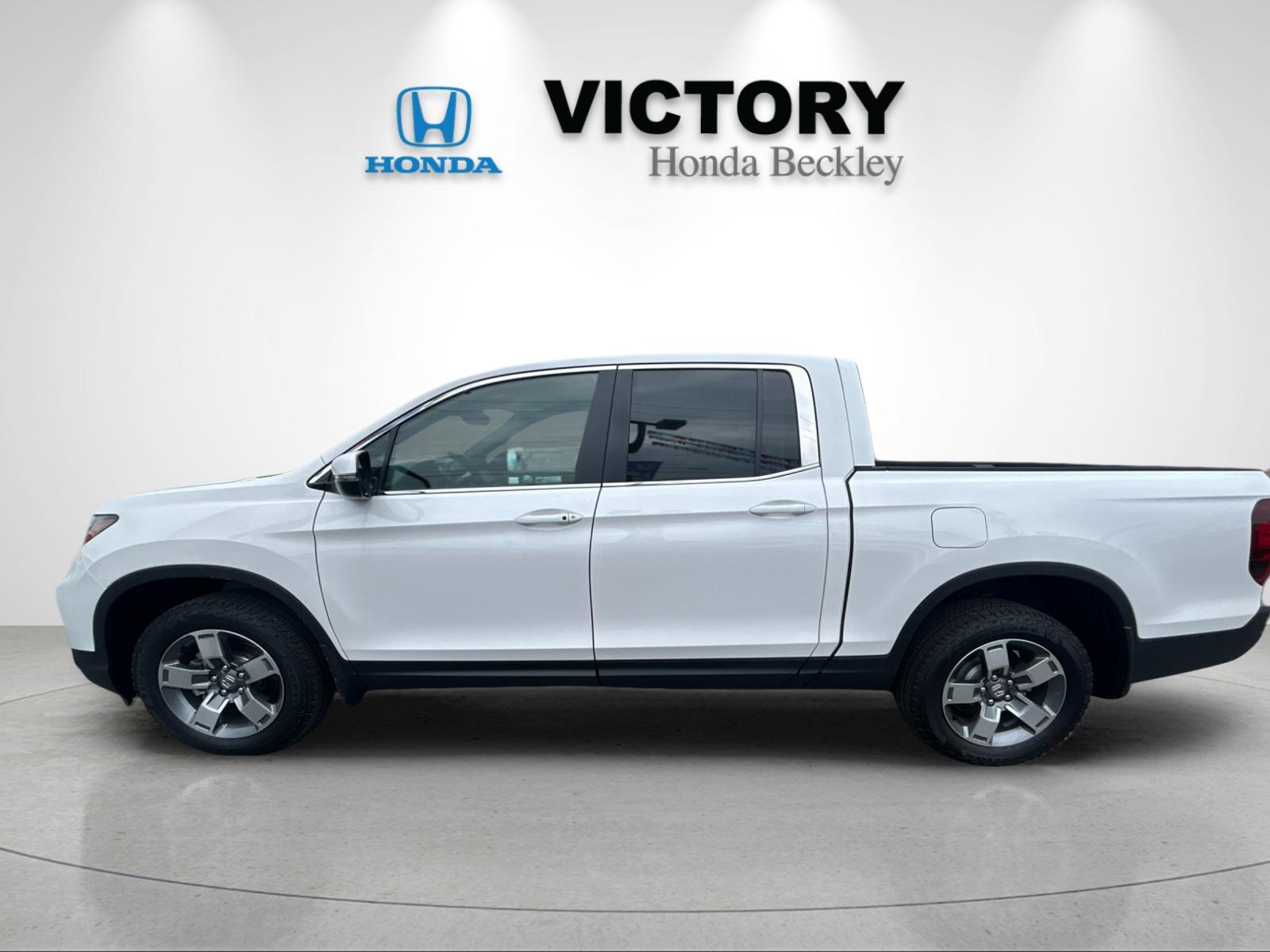 New 2026 Platinum White Pearl Honda RTL image 2